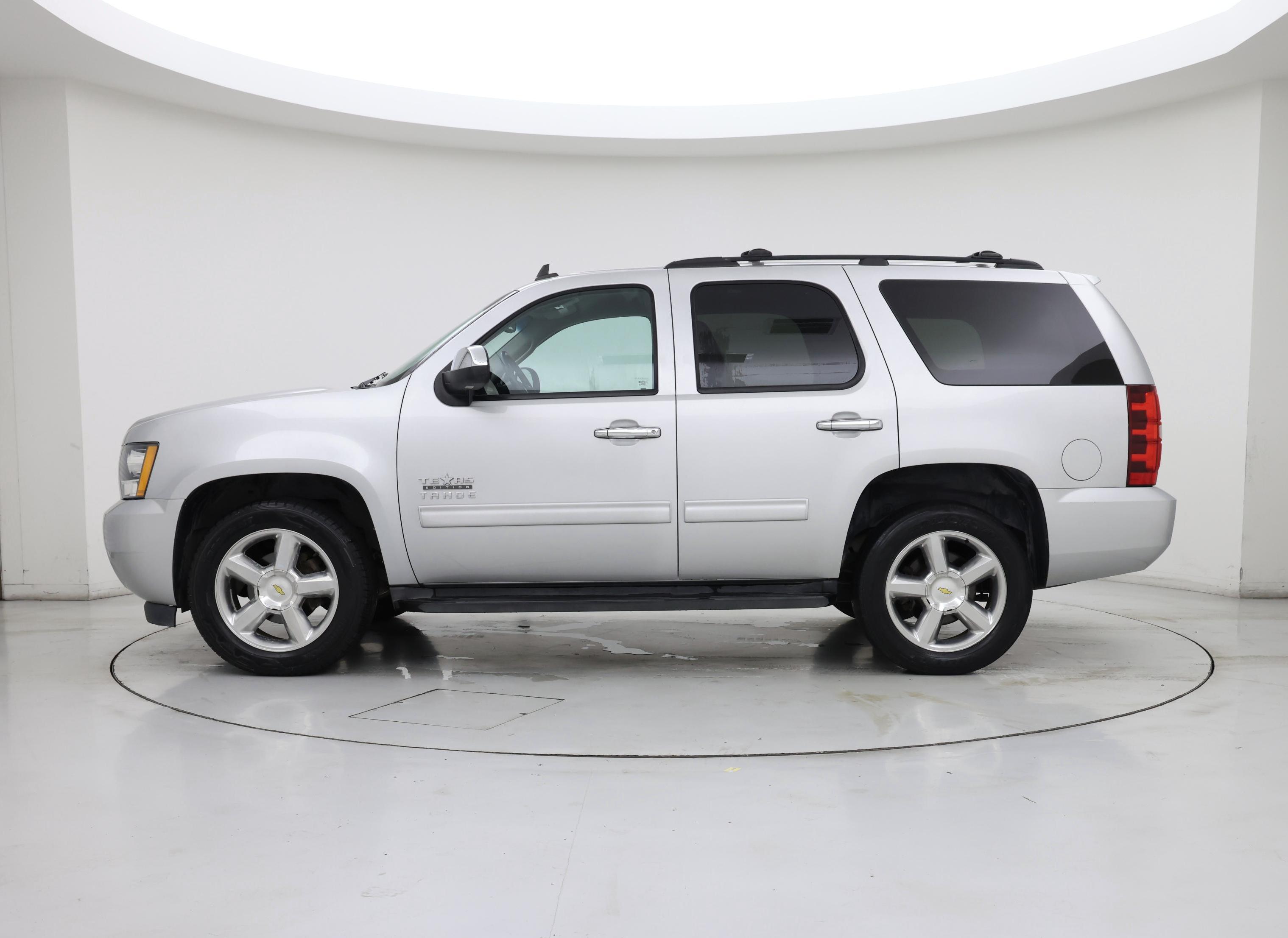 Thumbnail: 2013 Chevrolet Tahoe - 3