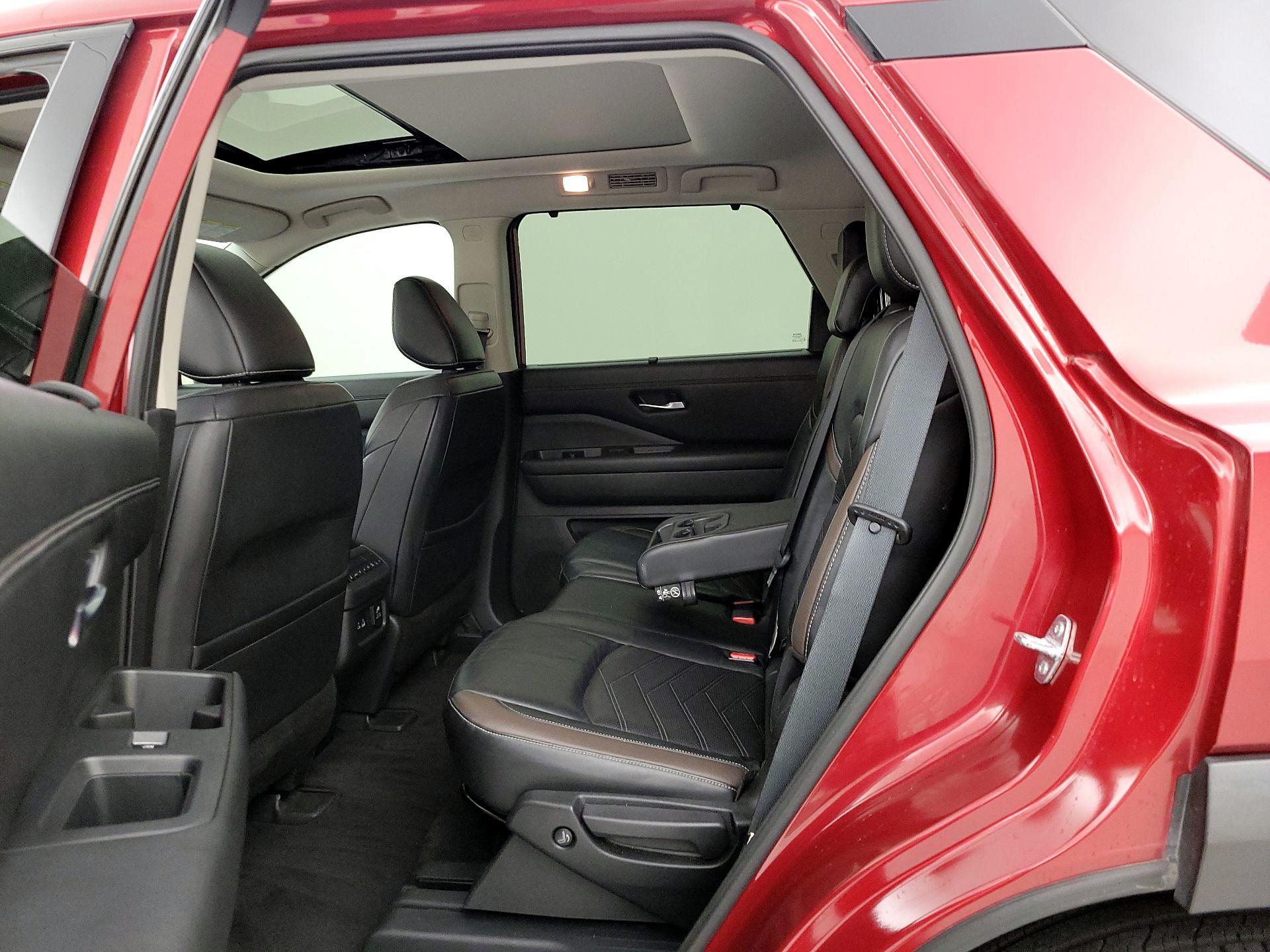Thumbnail: 2022 Nissan Pathfinder - 20