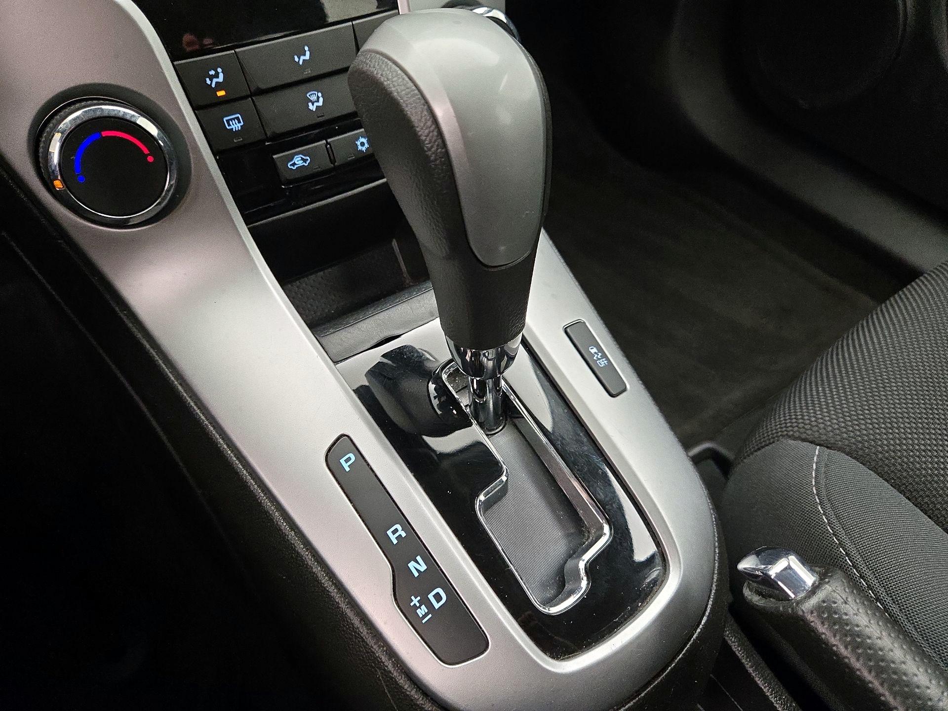 Thumbnail: 2016 Chevrolet Cruze - 16
