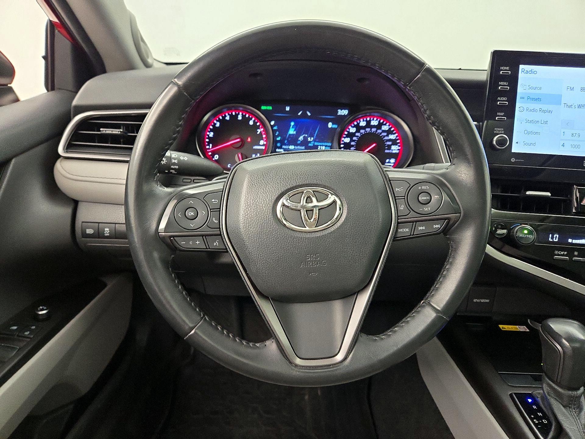 Thumbnail: 2022 Toyota Camry - 10