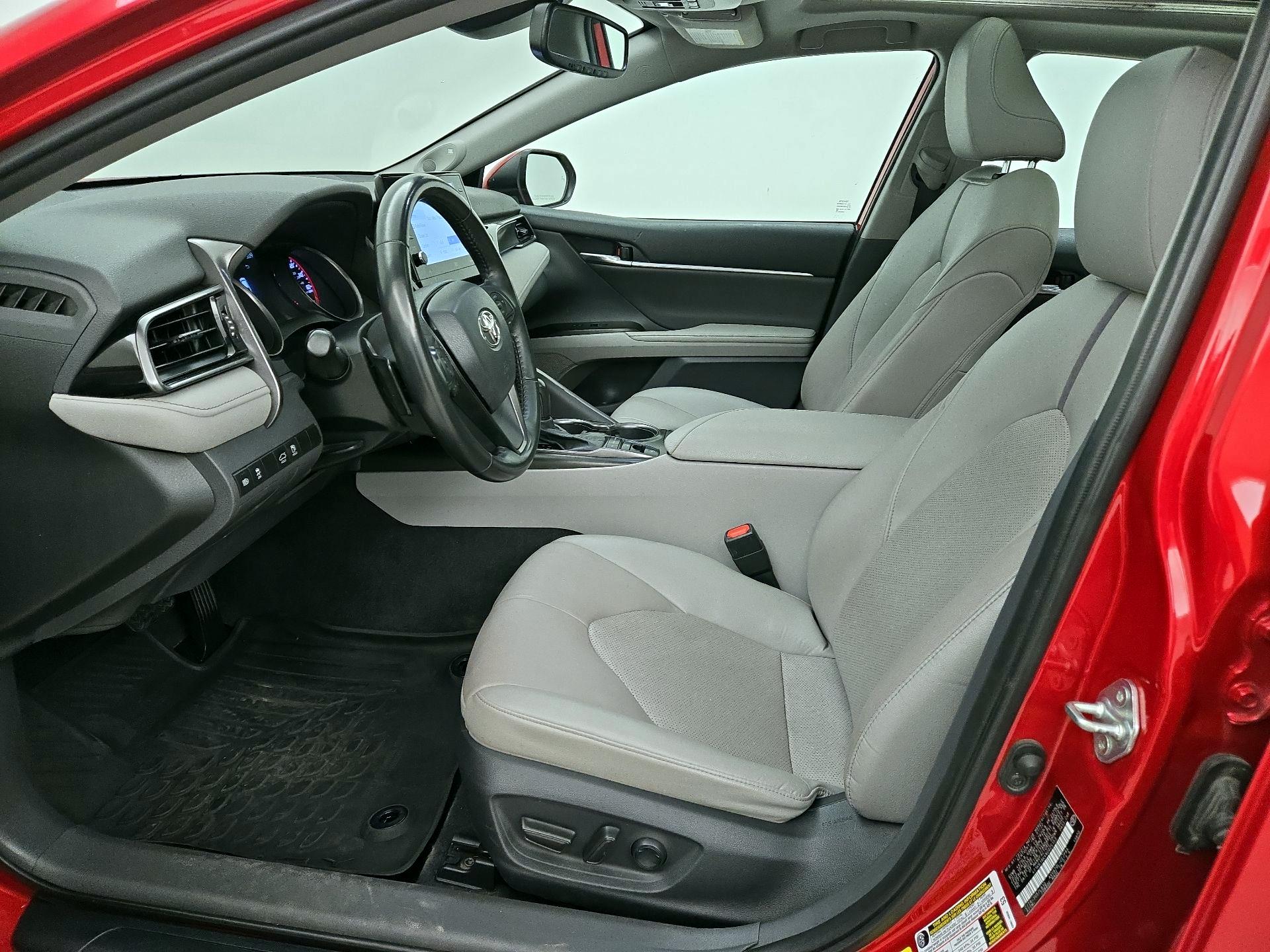 Thumbnail: 2022 Toyota Camry - 11