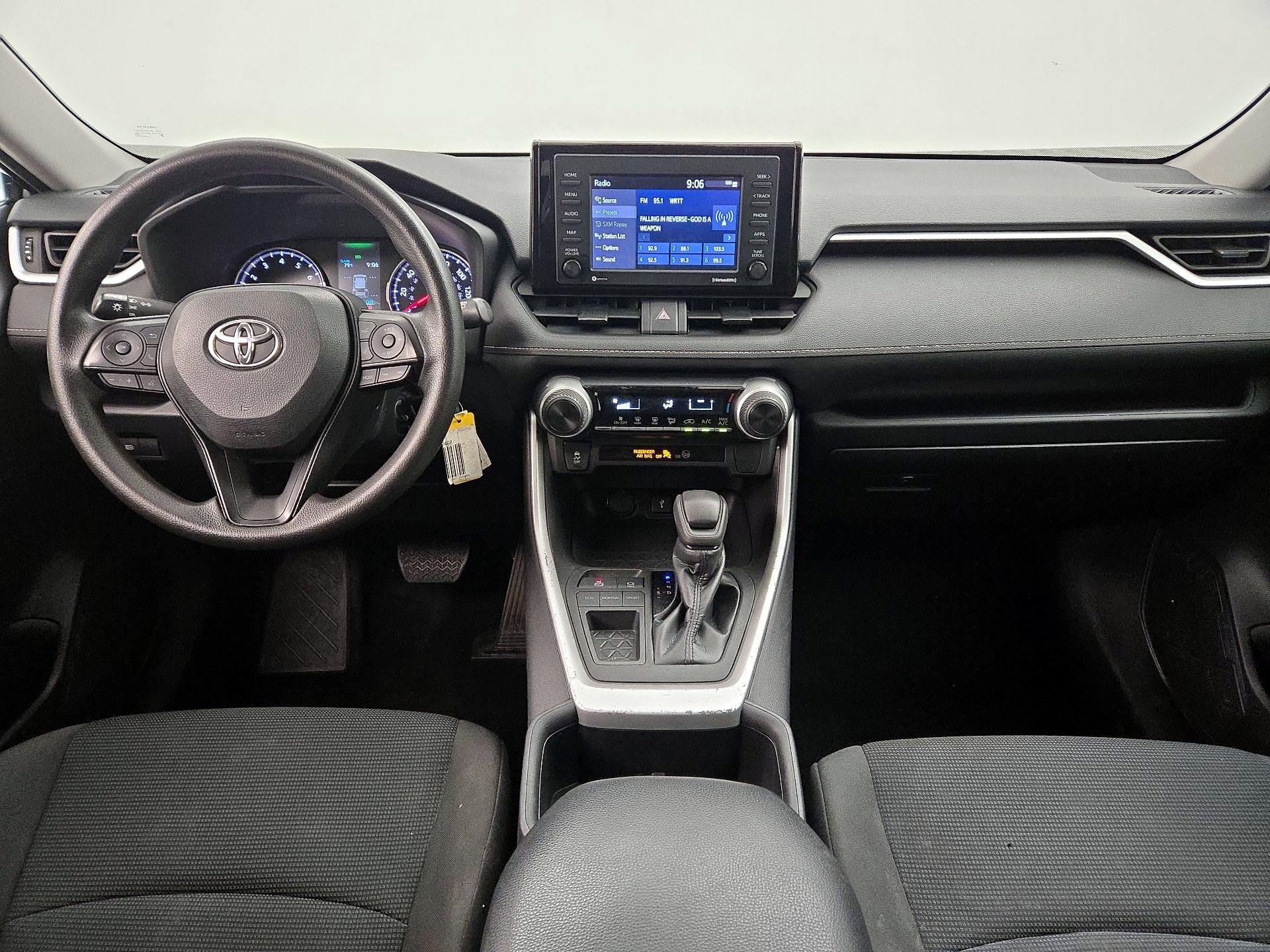 Thumbnail: 2022 Toyota RAV4 - 9