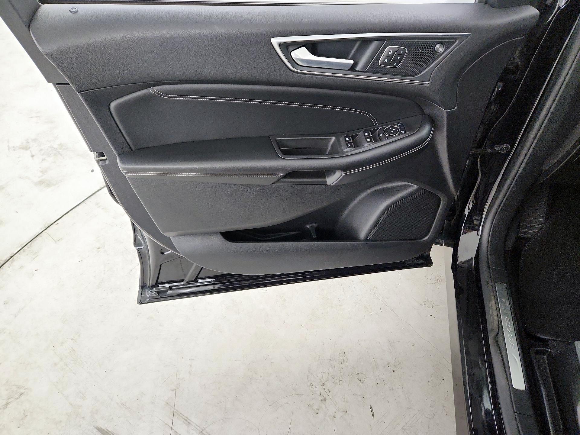 Thumbnail: 2022 Ford Edge - 12