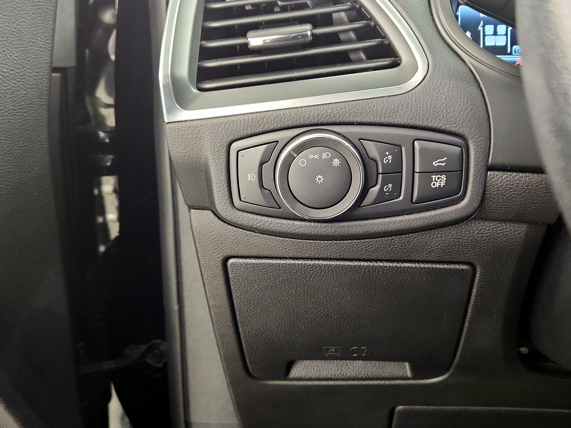 Thumbnail: 2022 Ford Edge - 13