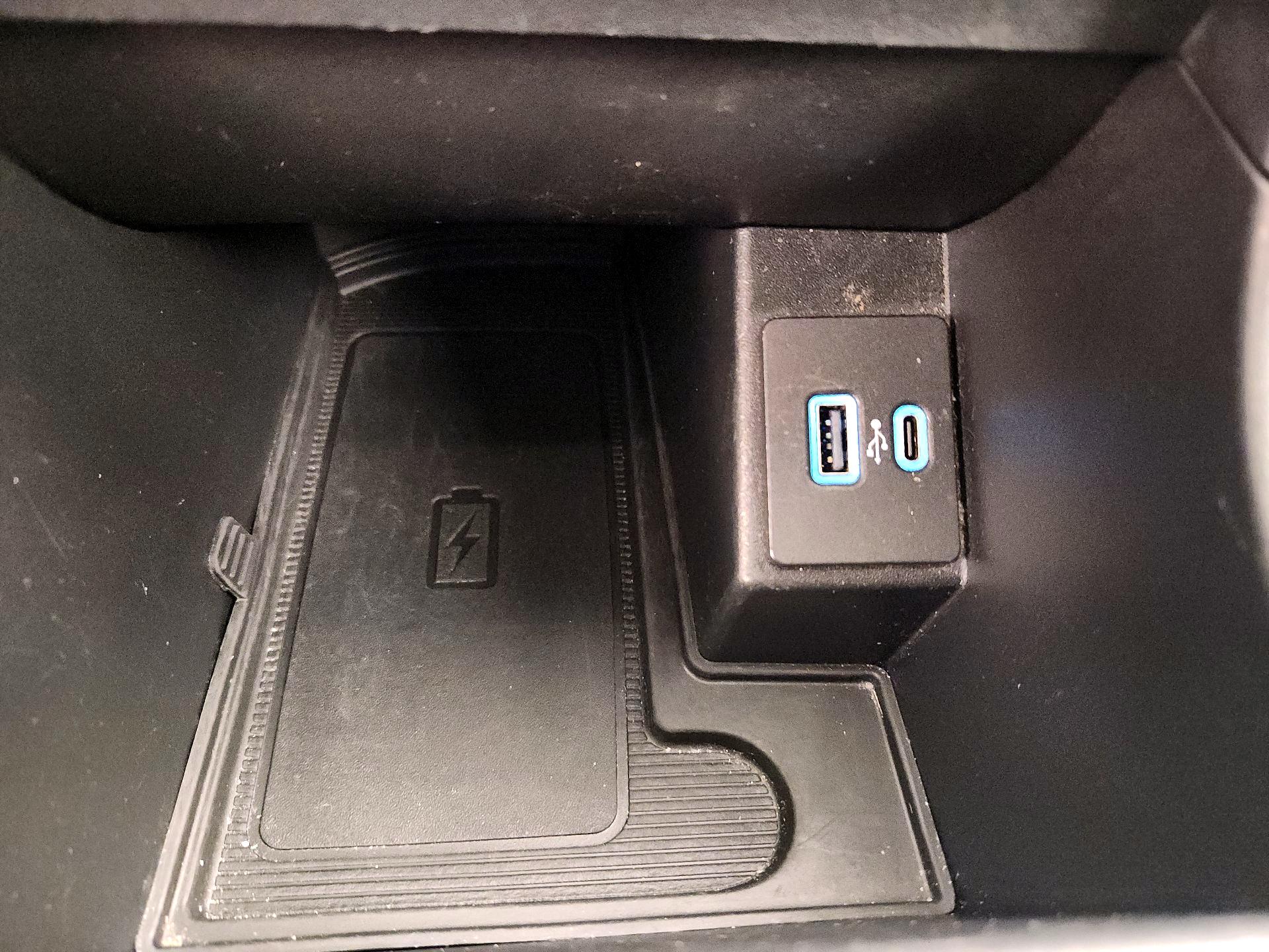 Thumbnail: 2022 Ford Edge - 19