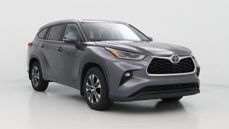 2021 Toyota Highlander XLE Hero Image