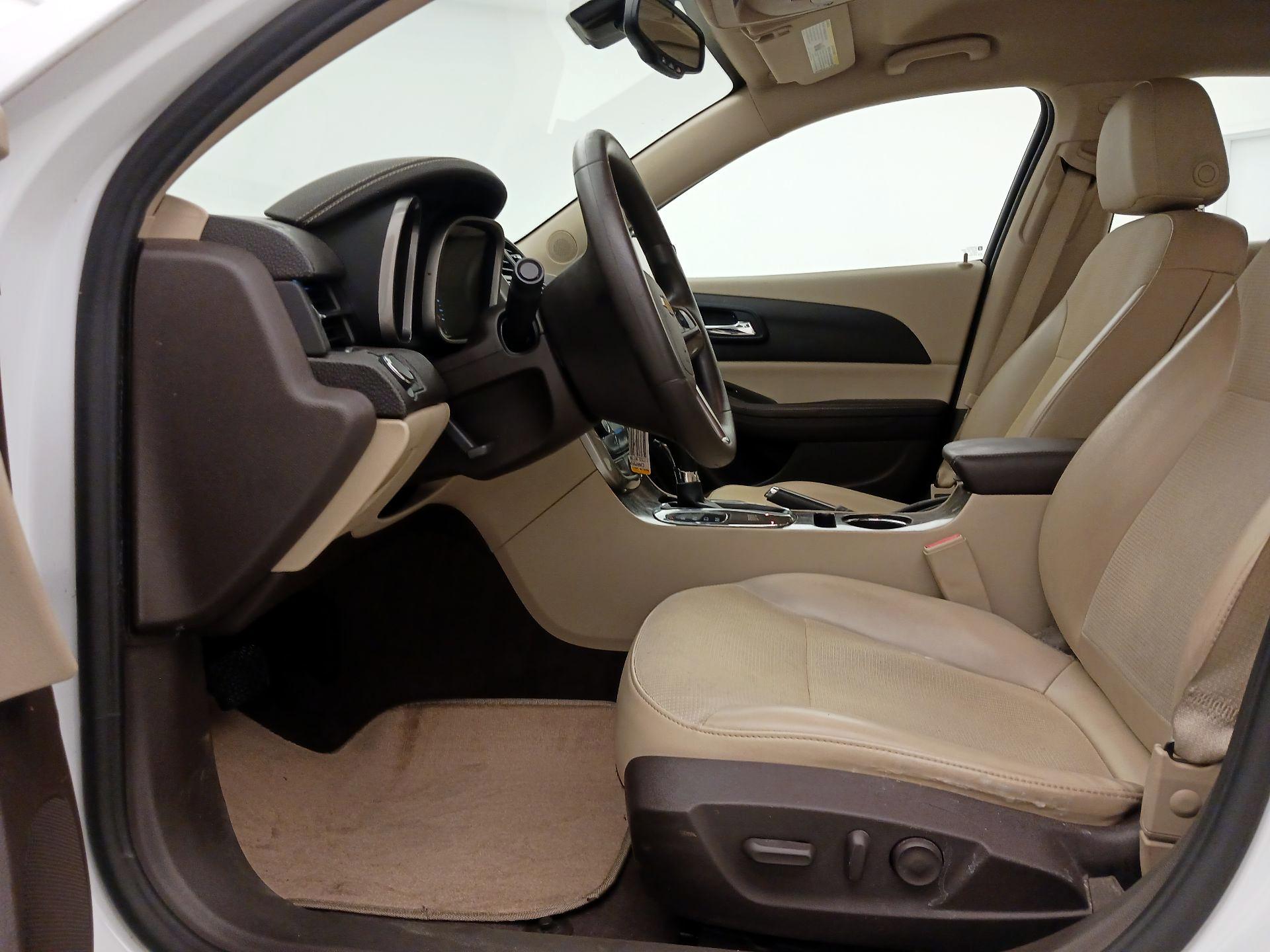 Thumbnail: 2014 Chevrolet Malibu - 11