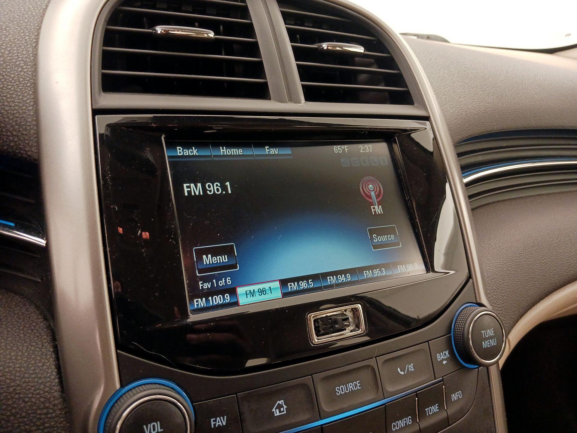 Thumbnail: 2014 Chevrolet Malibu - 15