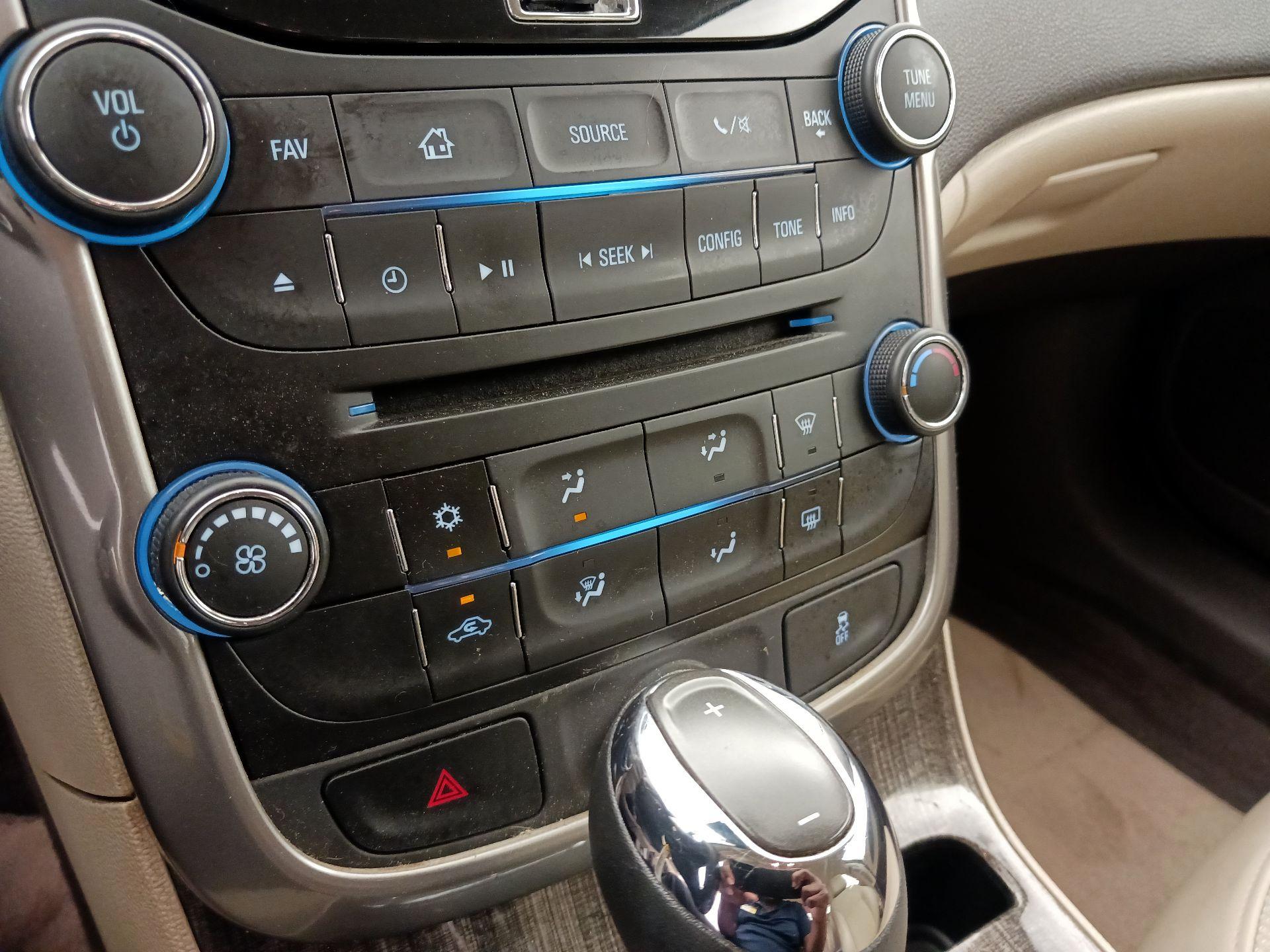 Thumbnail: 2014 Chevrolet Malibu - 16