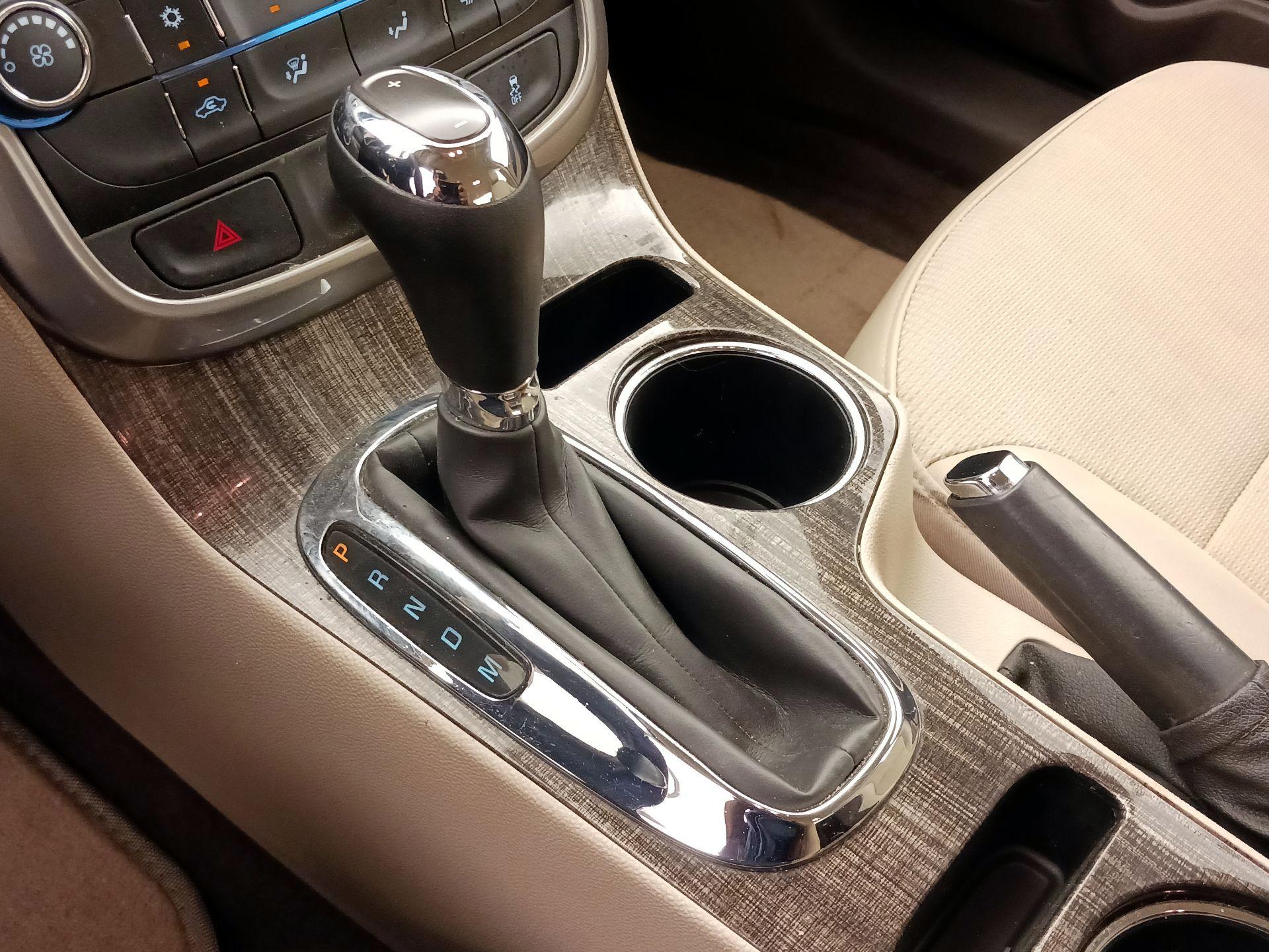 Thumbnail: 2014 Chevrolet Malibu - 17