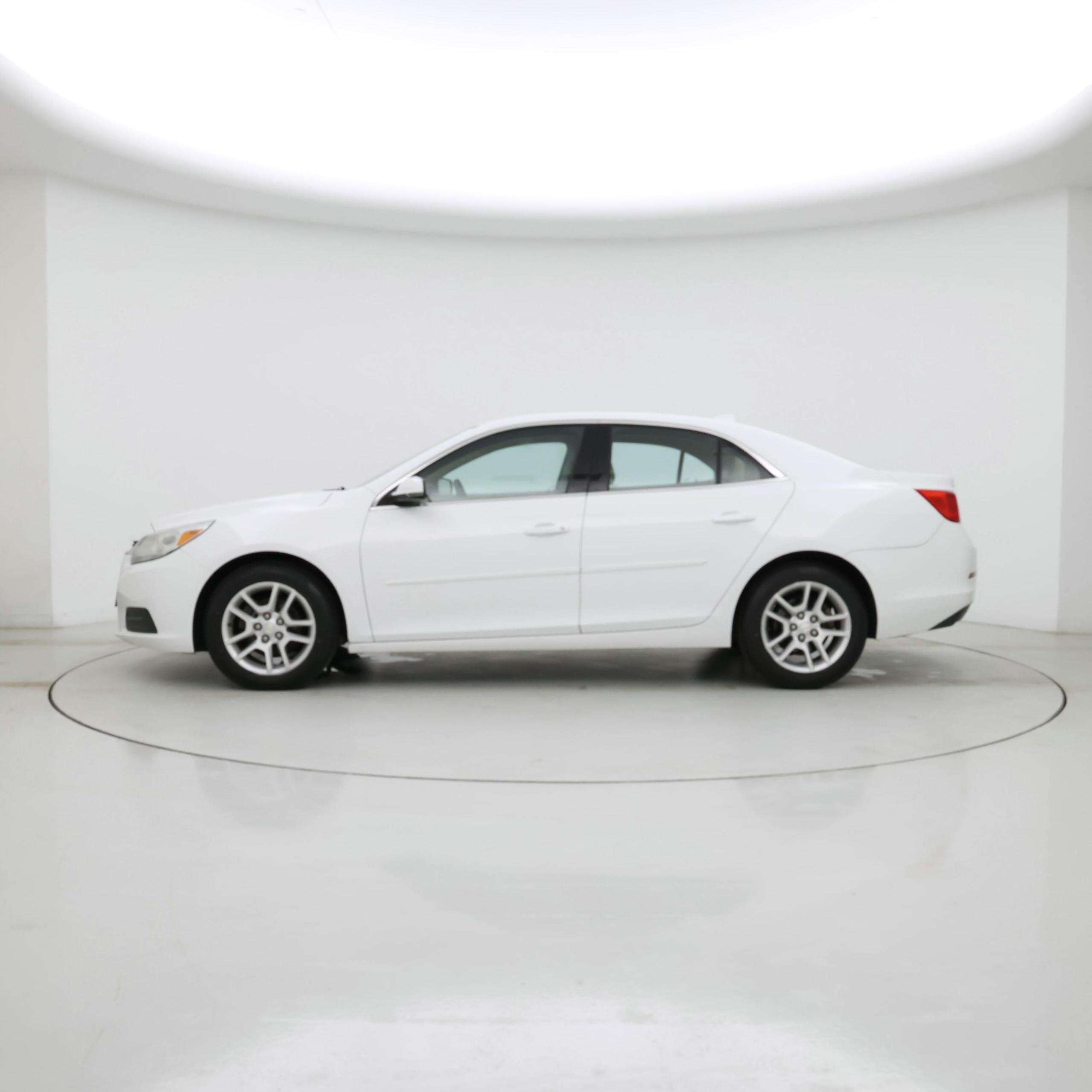 Thumbnail: 2014 Chevrolet Malibu - 3