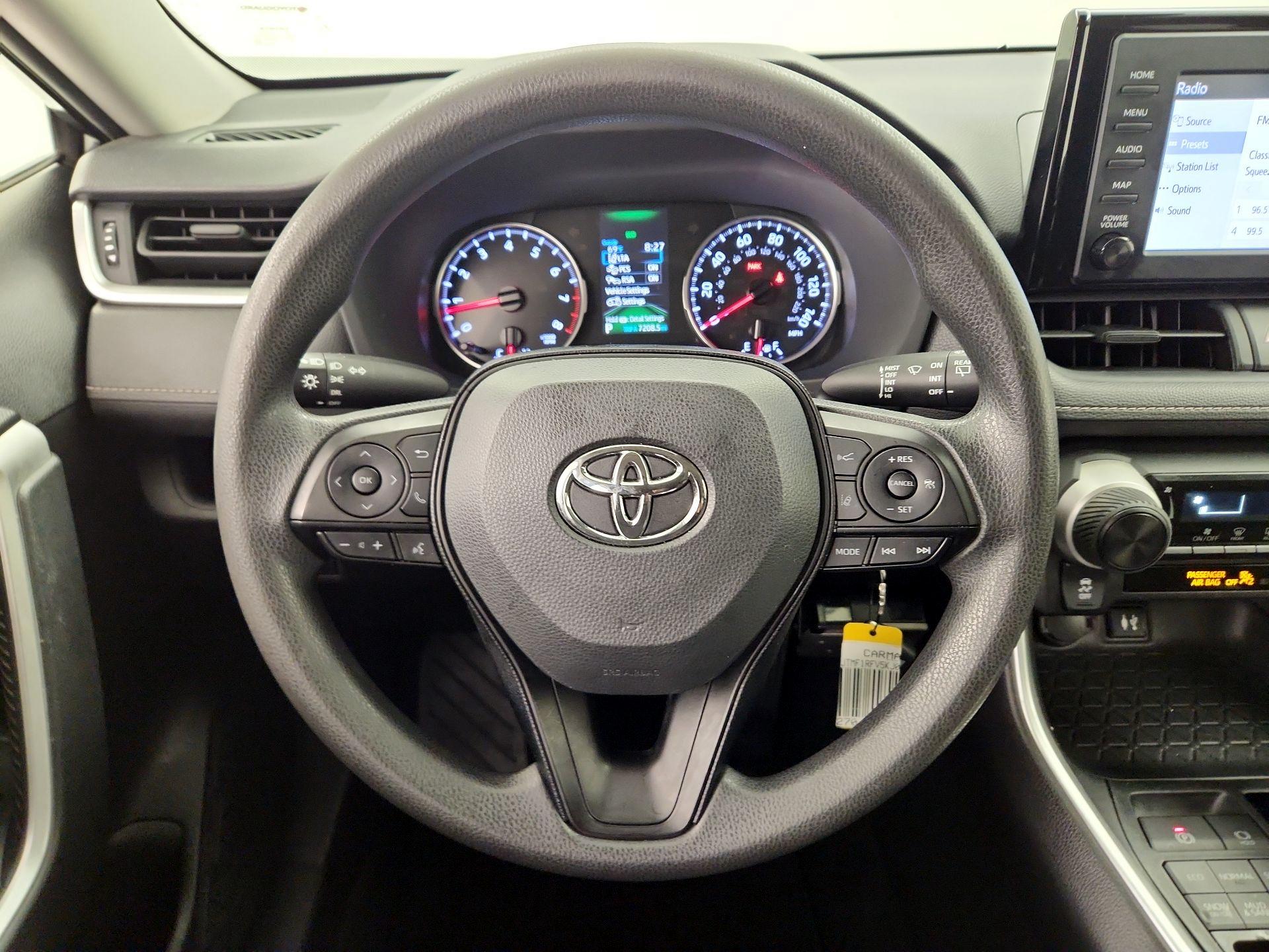 Thumbnail: 2019 Toyota RAV4 - 10