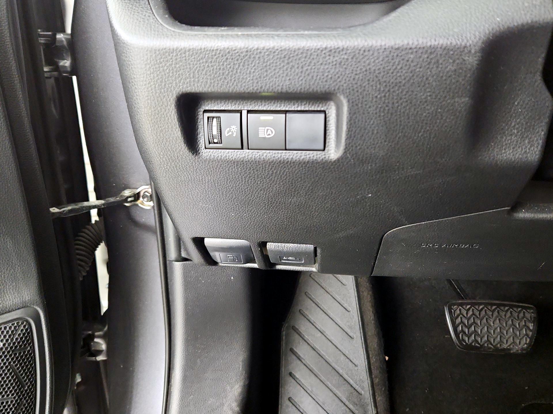 Thumbnail: 2019 Toyota RAV4 - 13