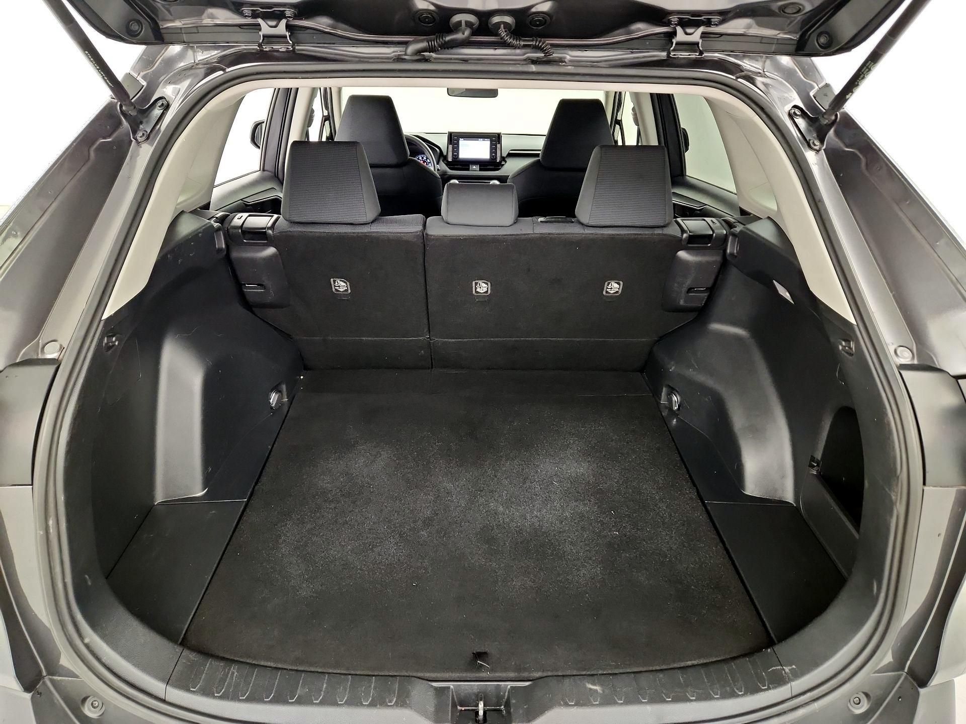 Thumbnail: 2019 Toyota RAV4 - 20