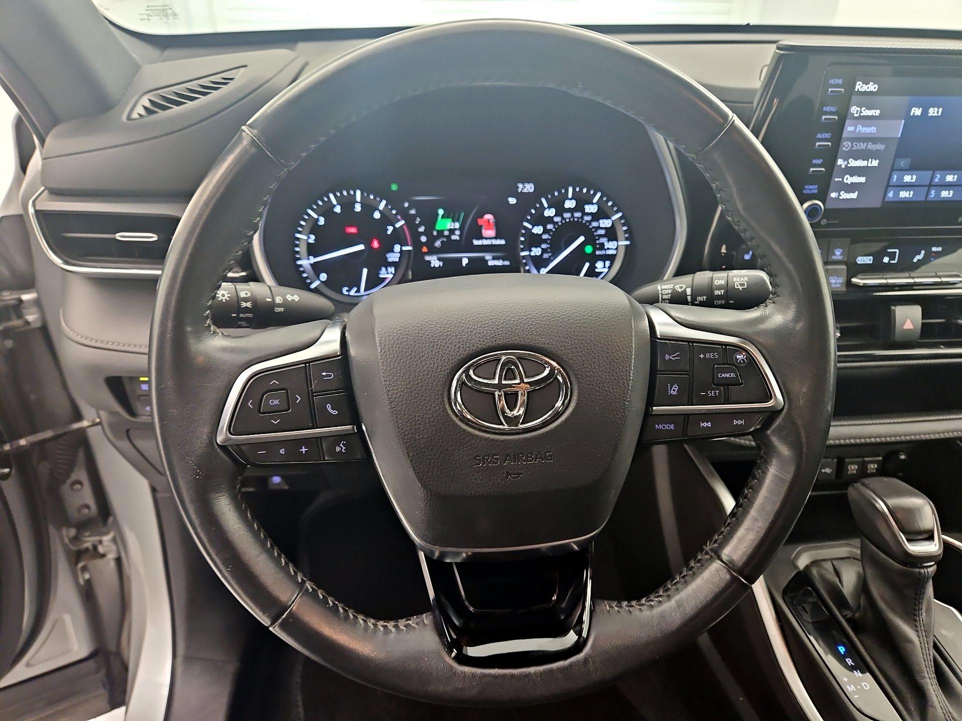 Thumbnail: 2021 Toyota Highlander - 10