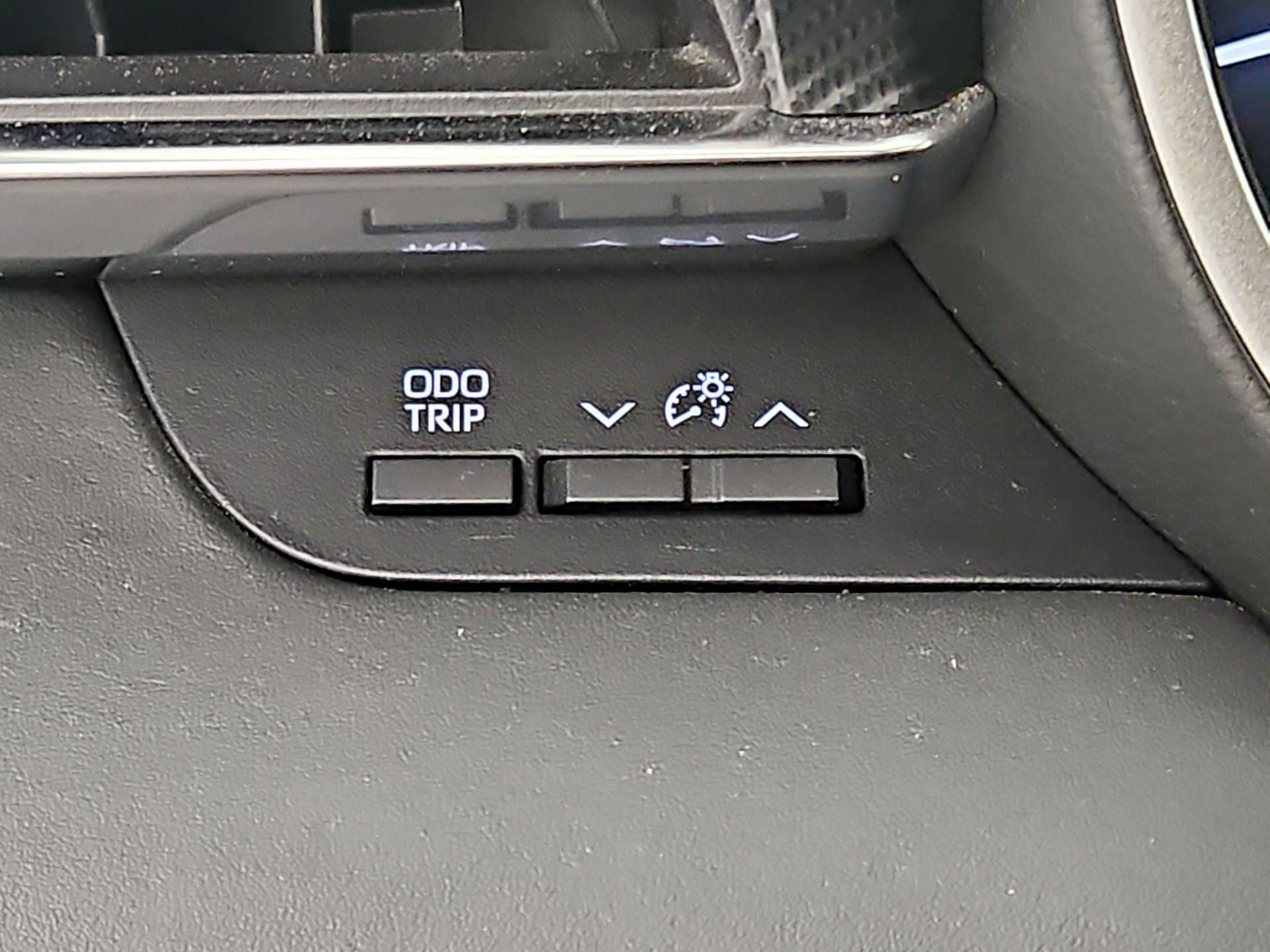 Thumbnail: 2021 Toyota Highlander - 13