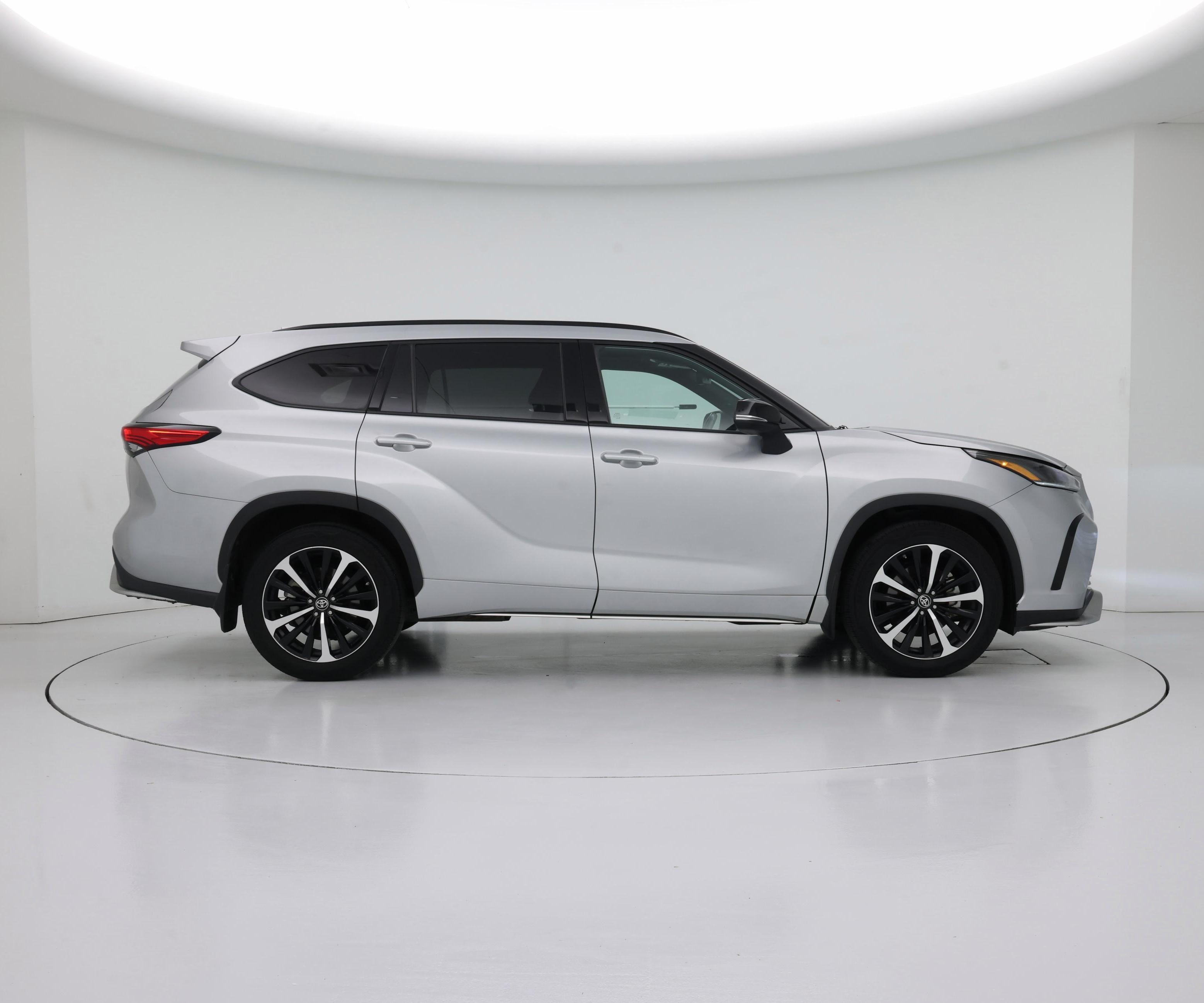 Thumbnail: 2021 Toyota Highlander - 7