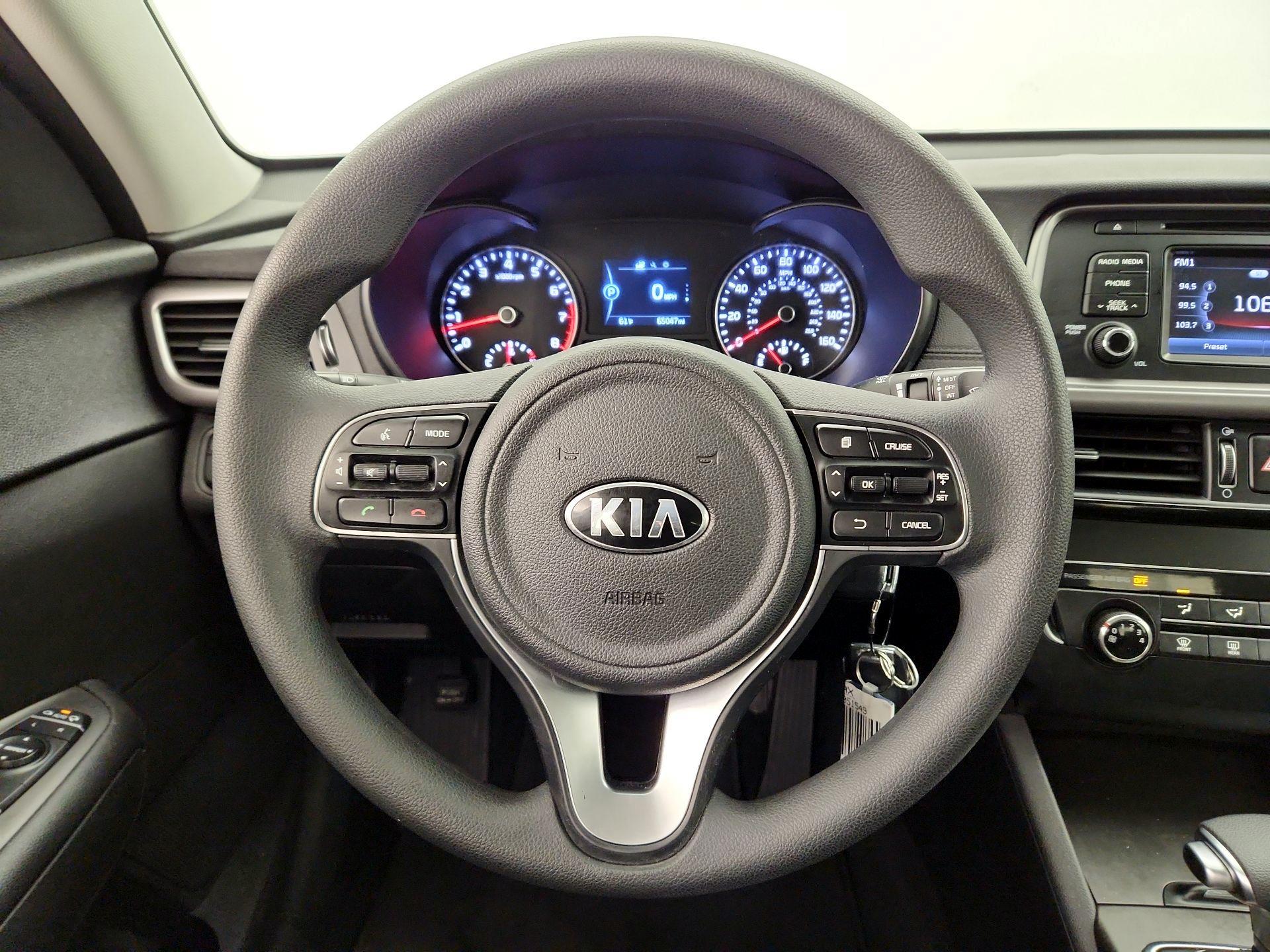 Thumbnail: 2016 Kia Optima - 10