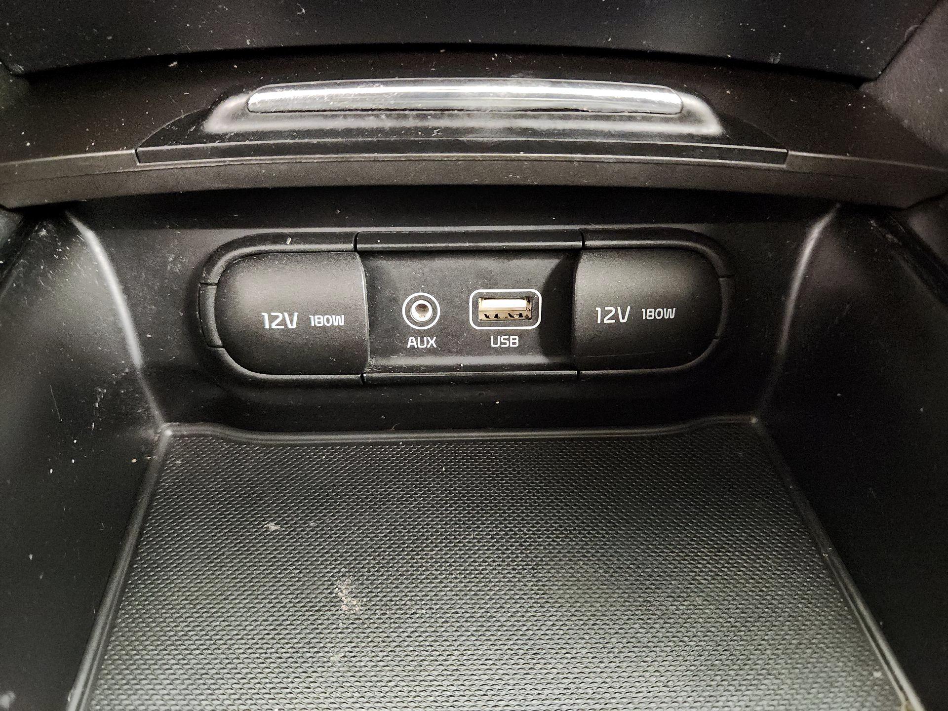 Thumbnail: 2016 Kia Optima - 18