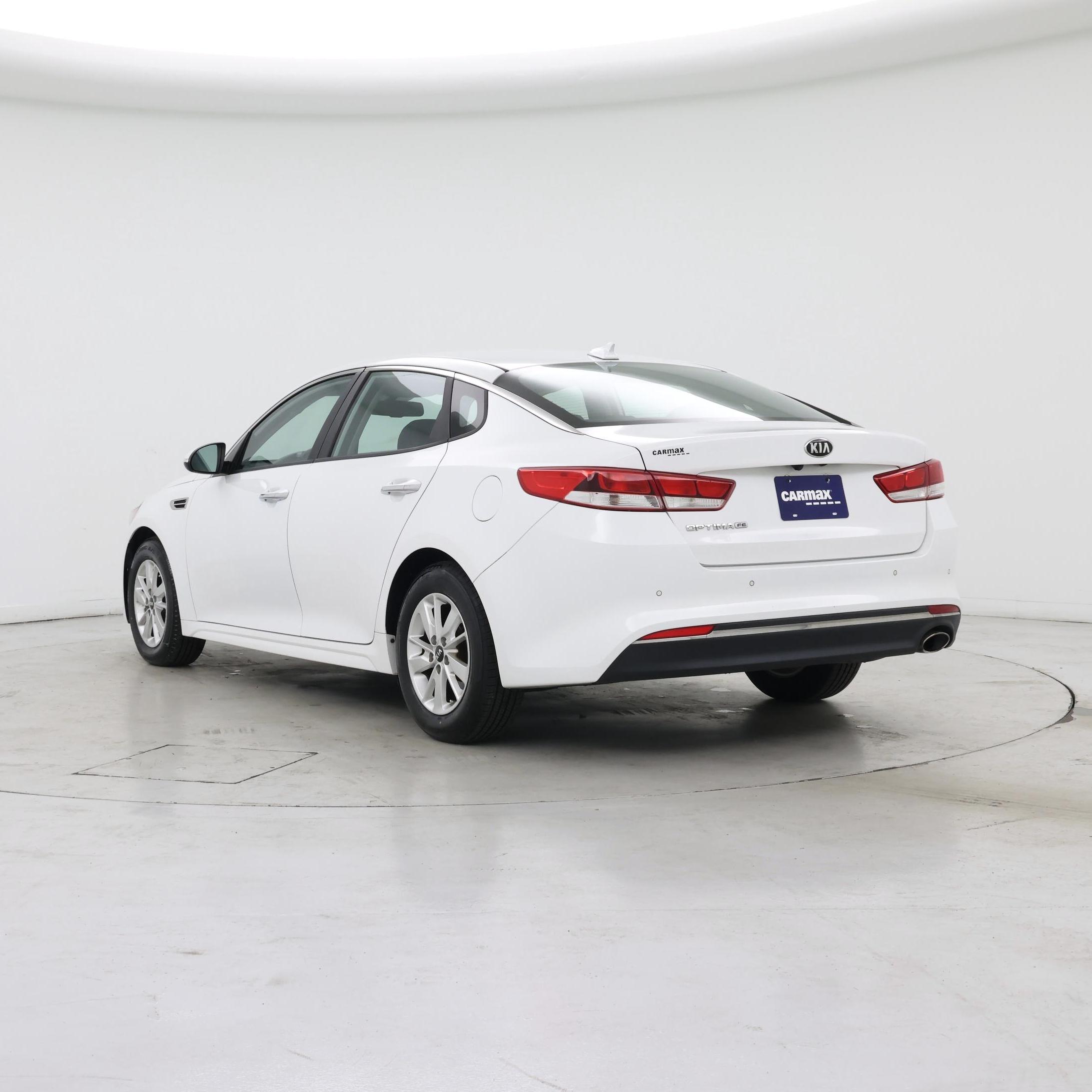 Thumbnail: 2016 Kia Optima - 2