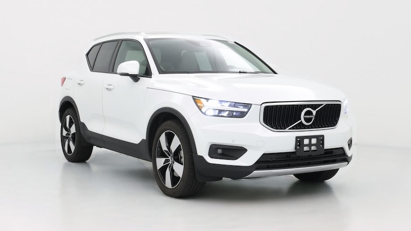2021 Volvo XC40 T5 Momentum Hero Image