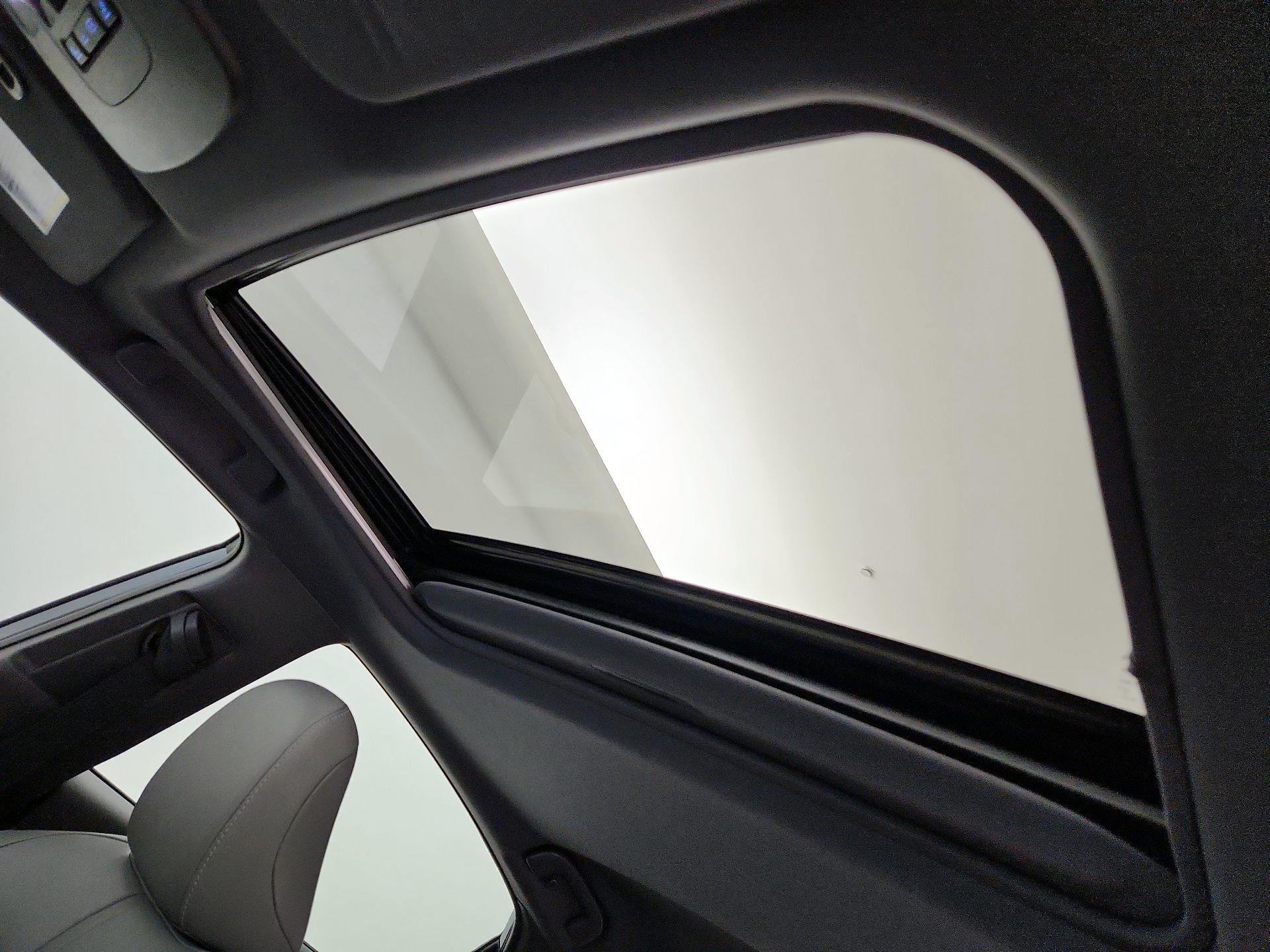 Thumbnail: 2020 Toyota Avalon - 19