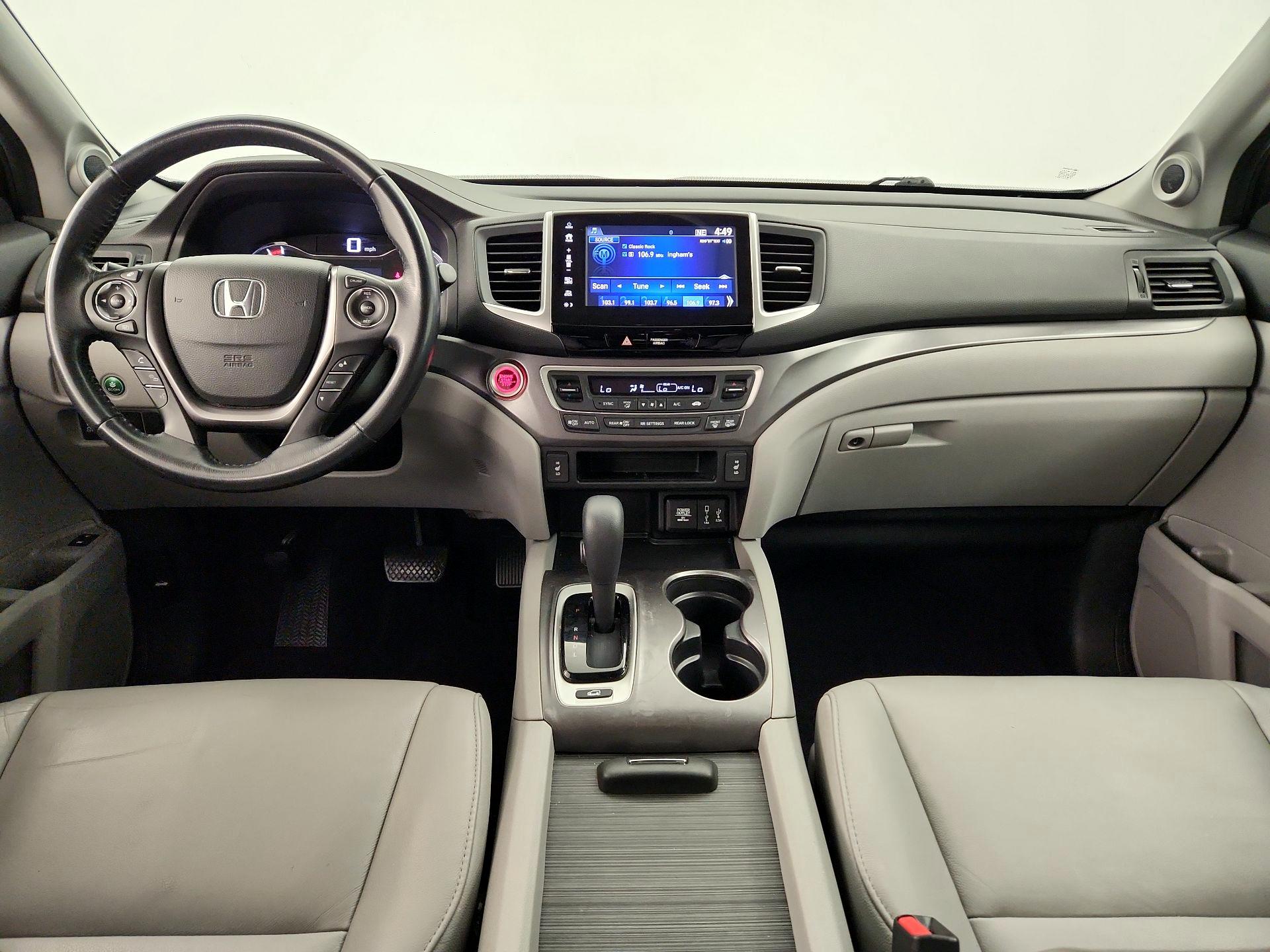 Thumbnail: 2017 Honda Pilot - 9
