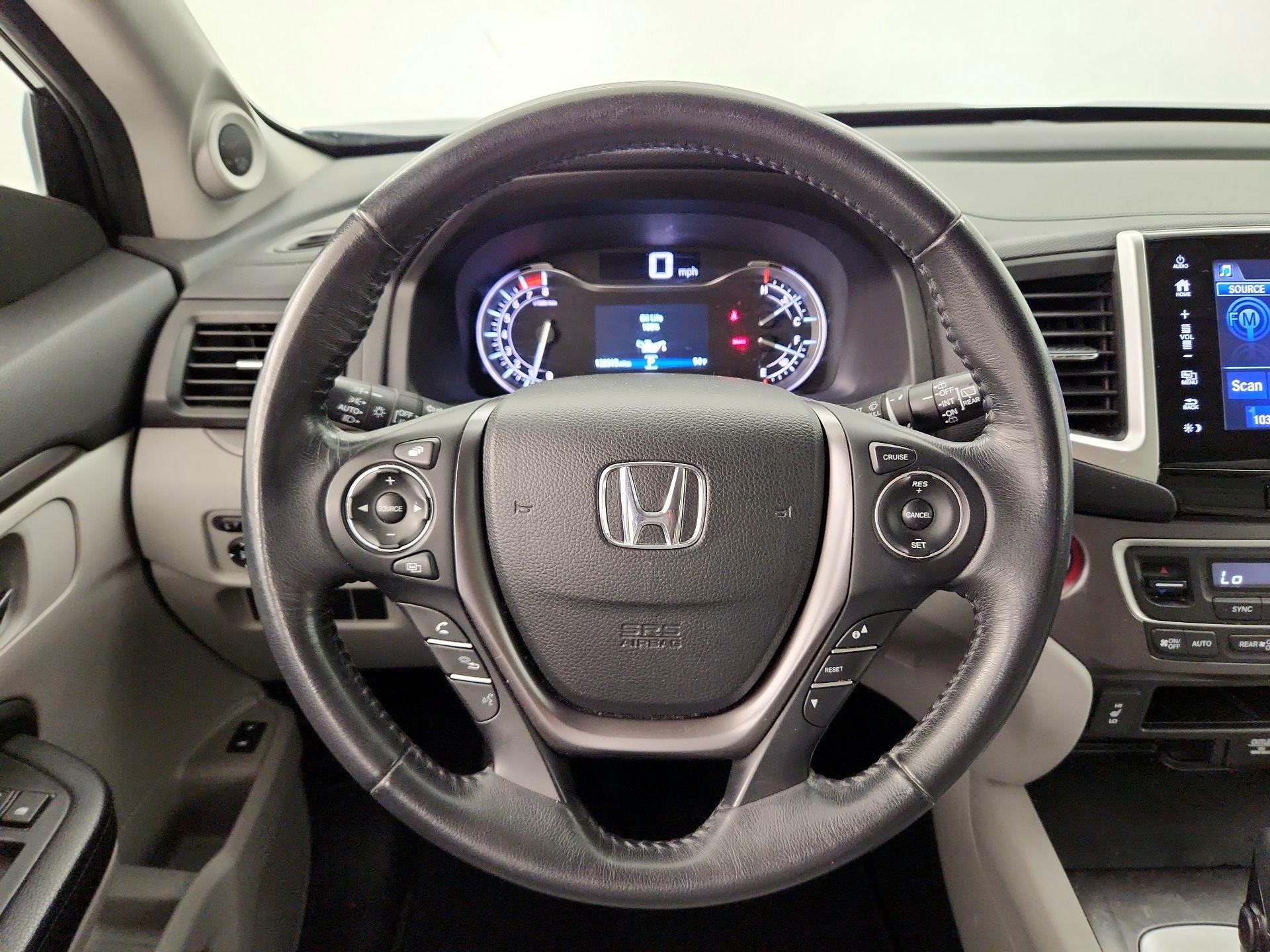 Thumbnail: 2017 Honda Pilot - 10