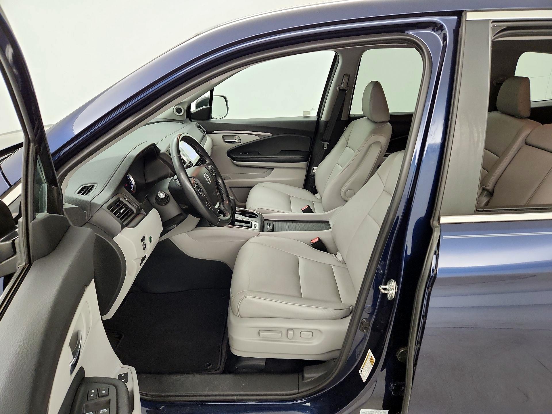 Thumbnail: 2017 Honda Pilot - 11