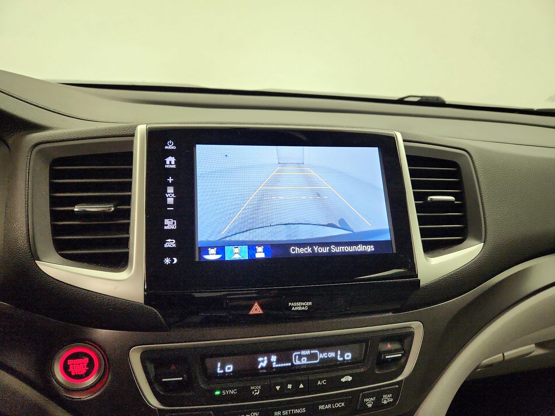 Thumbnail: 2017 Honda Pilot - 14