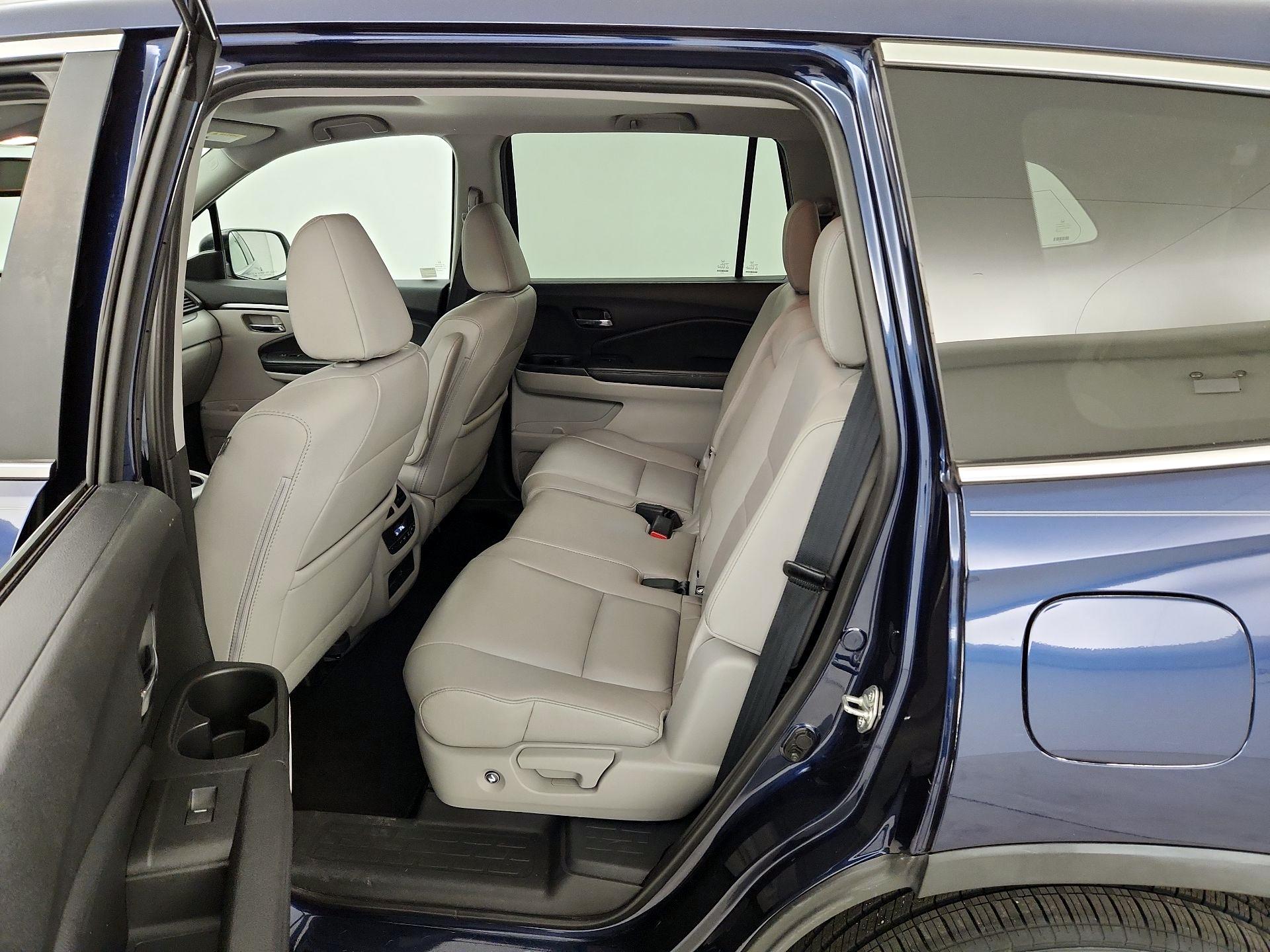 Thumbnail: 2017 Honda Pilot - 20