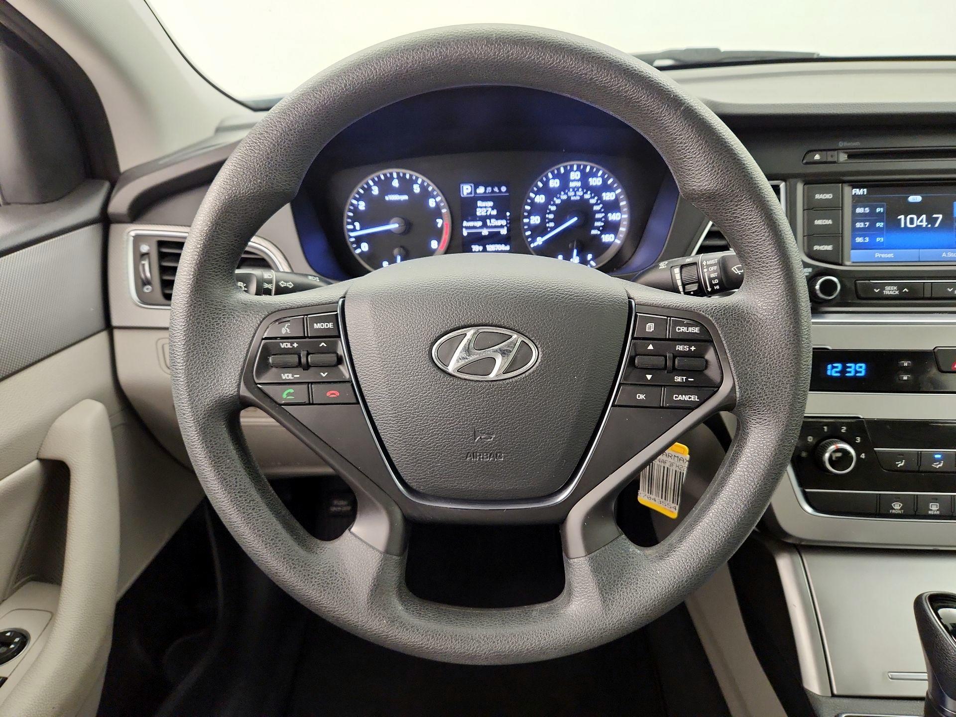 Thumbnail: 2015 Hyundai Sonata - 10