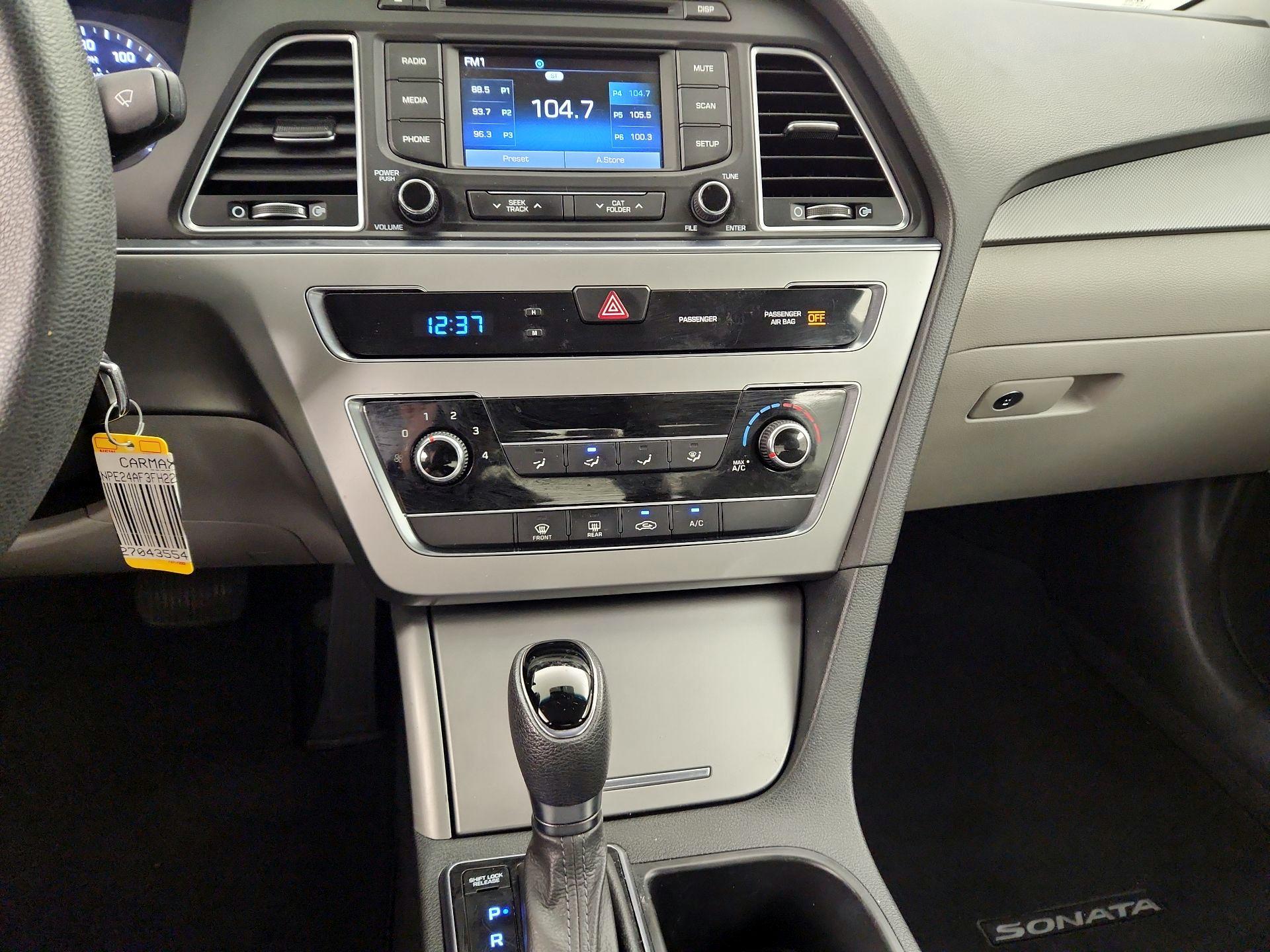 Thumbnail: 2015 Hyundai Sonata - 16