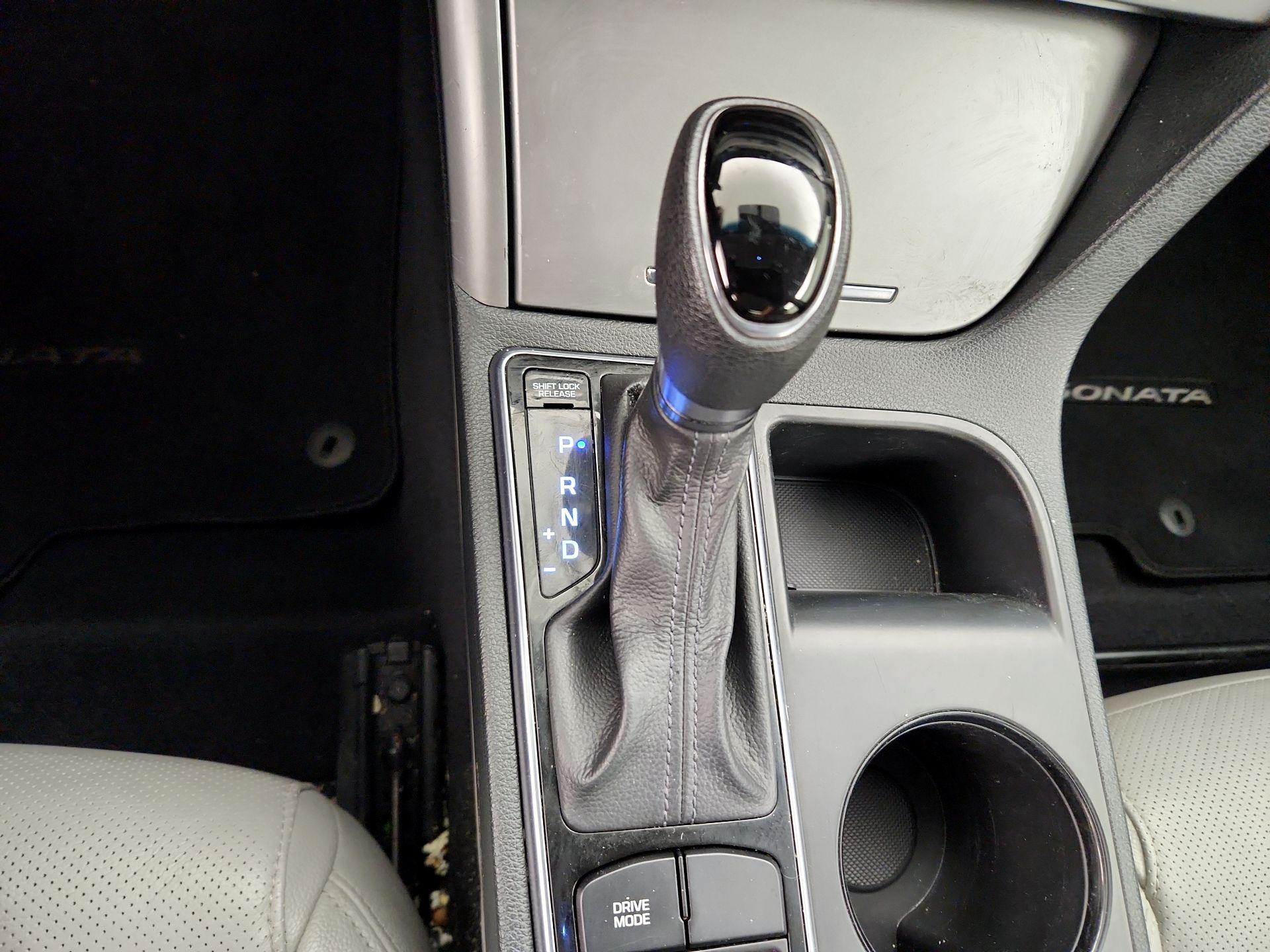 Thumbnail: 2015 Hyundai Sonata - 17