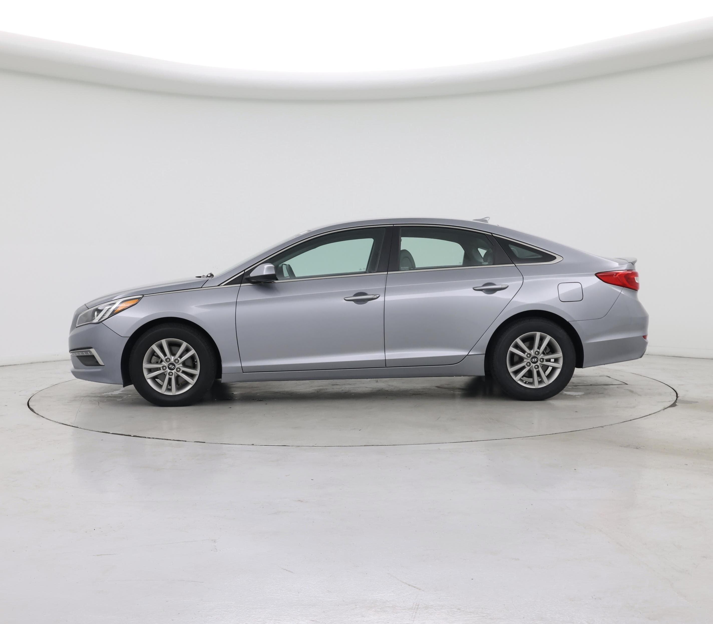 Thumbnail: 2015 Hyundai Sonata - 3