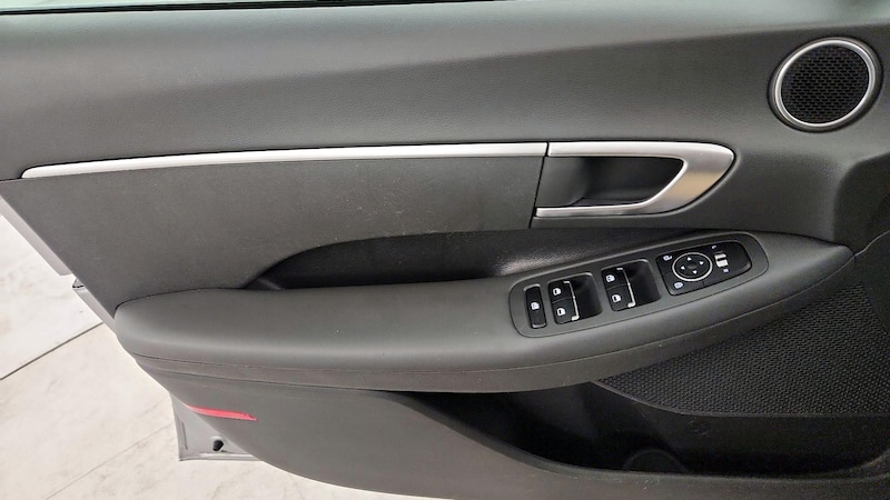 2022 Hyundai Sonata SE 12