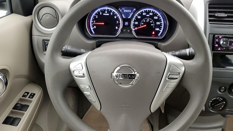 2015 Nissan Versa SV 10