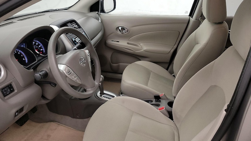2015 Nissan Versa SV 11