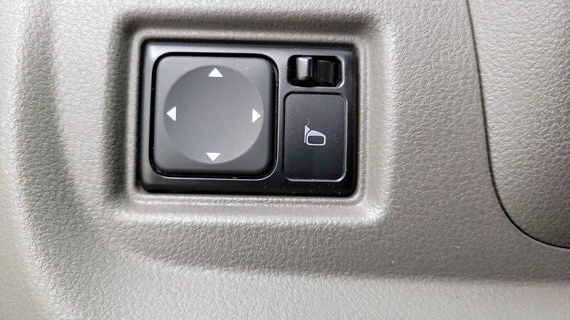 2015 Nissan Versa SV 13
