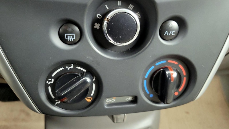 2015 Nissan Versa SV 15