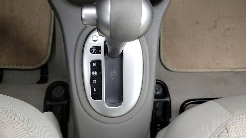 2015 Nissan Versa SV 16
