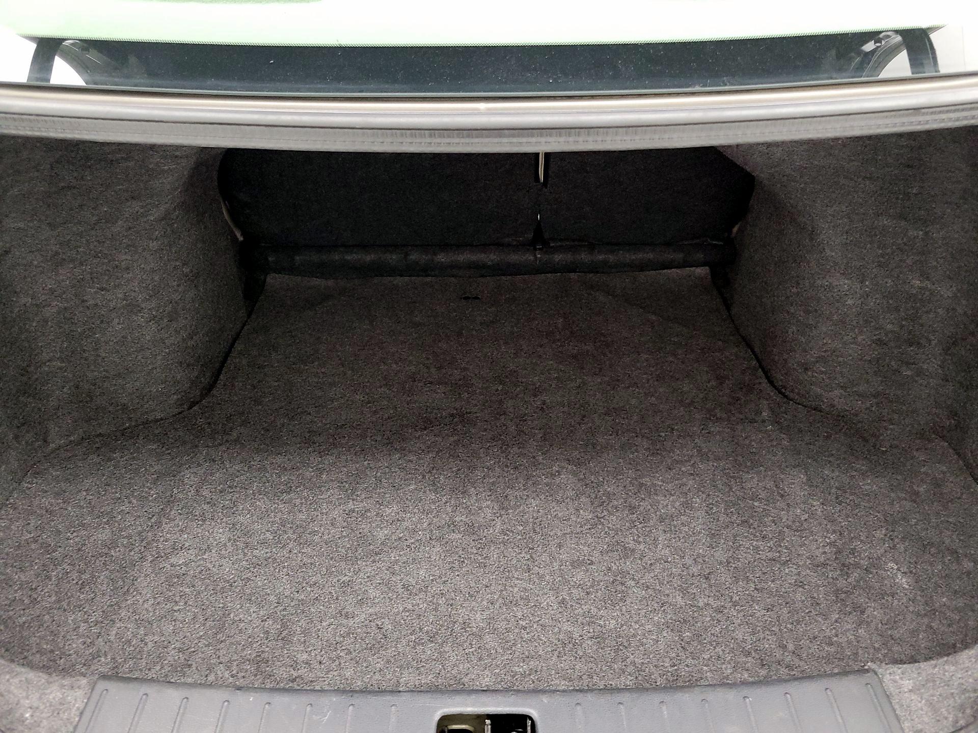 Thumbnail: 2015 Nissan Versa - 18