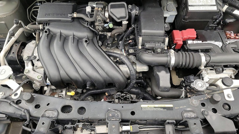2015 Nissan Versa SV 19
