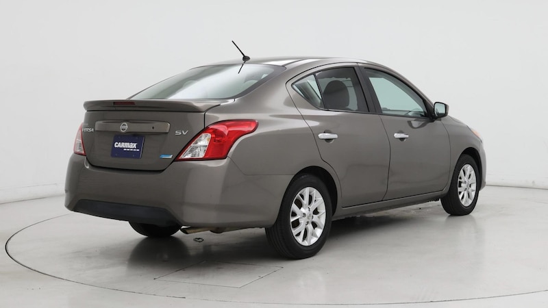 2015 Nissan Versa SV 8