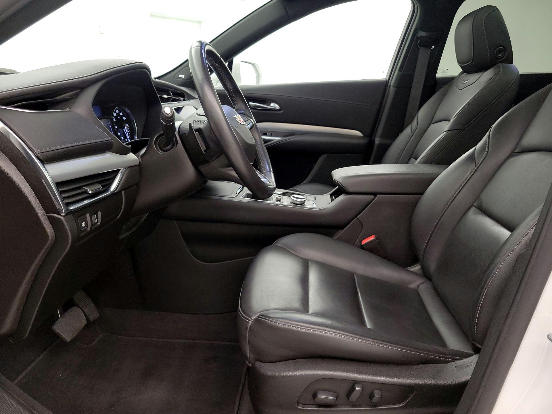 Thumbnail: 2020 Cadillac XT4 - 11