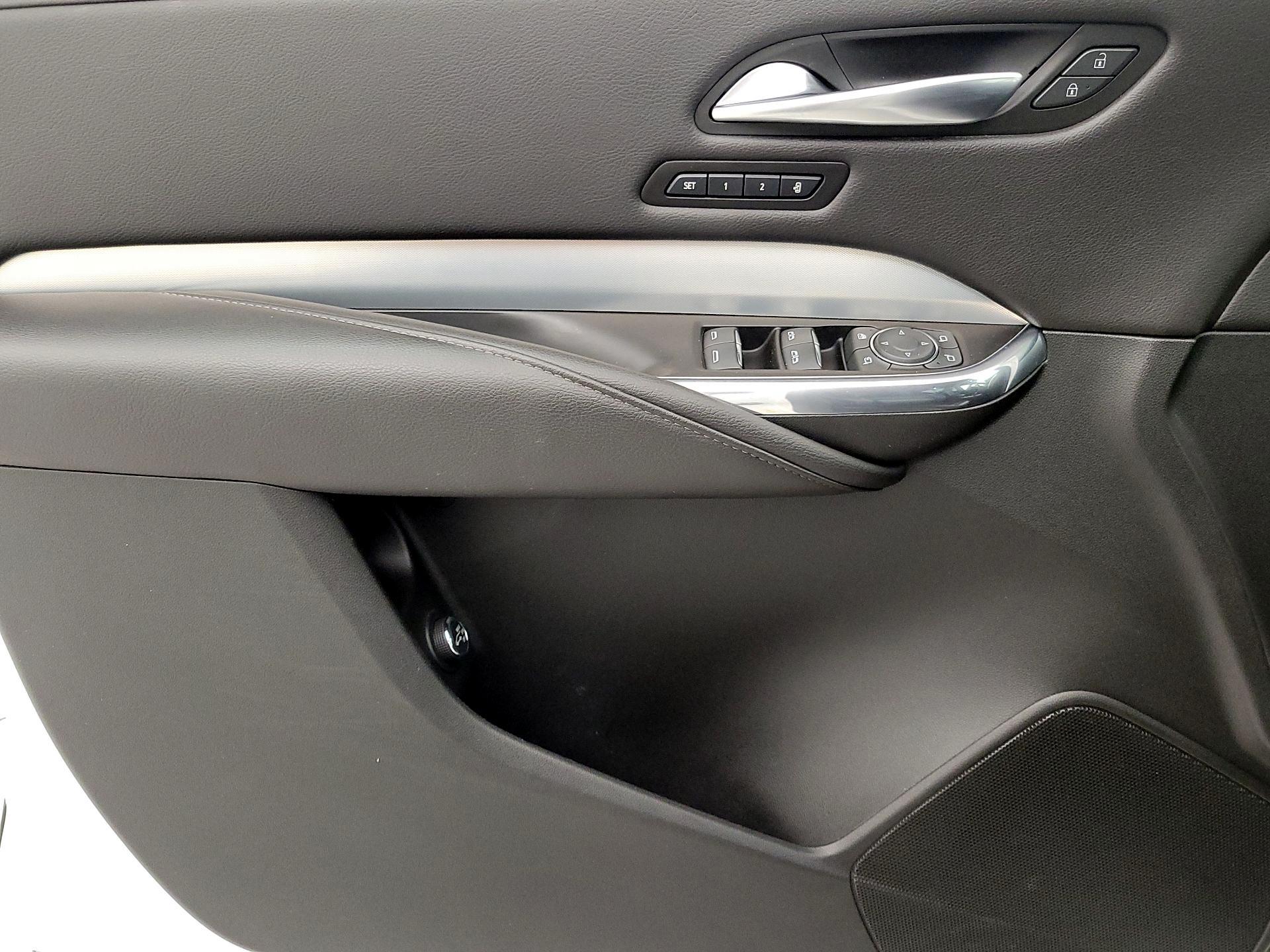 Thumbnail: 2020 Cadillac XT4 - 12