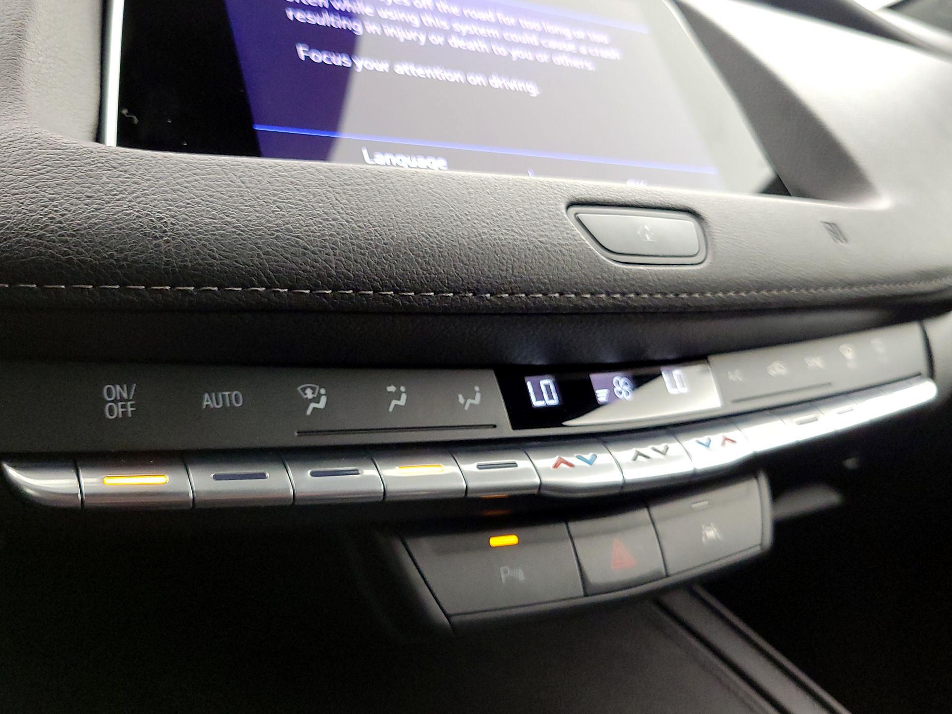 Thumbnail: 2020 Cadillac XT4 - 16