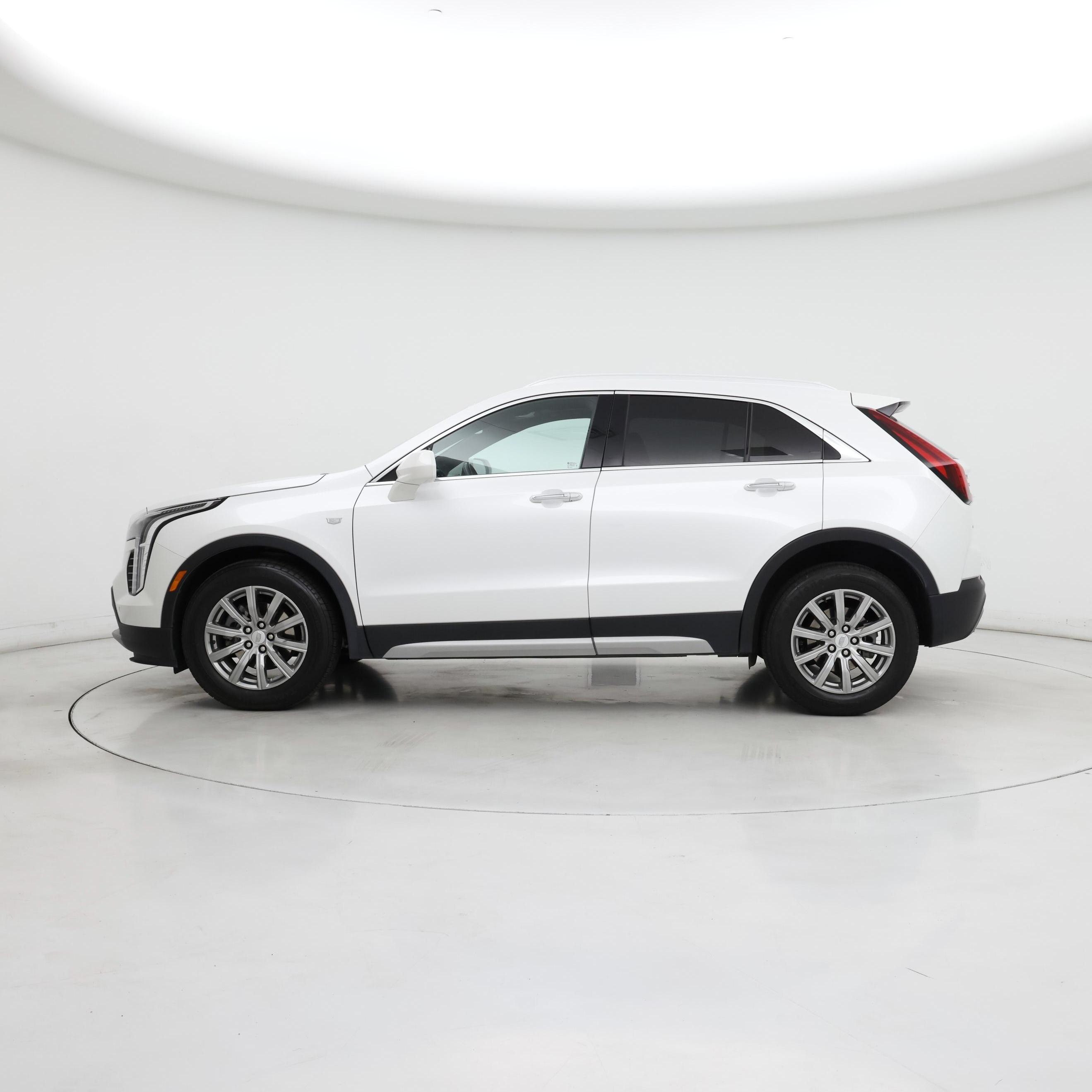 Thumbnail: 2020 Cadillac XT4 - 3