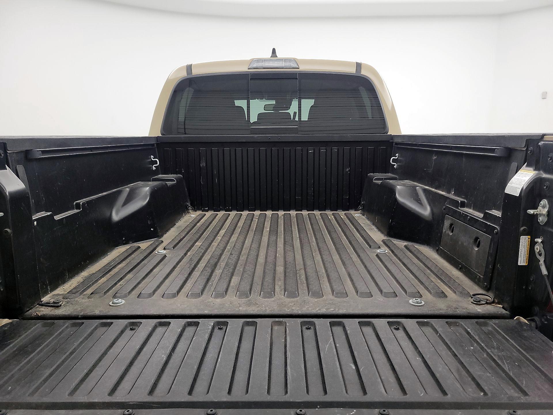 Thumbnail: 2020 Toyota Tacoma - 19