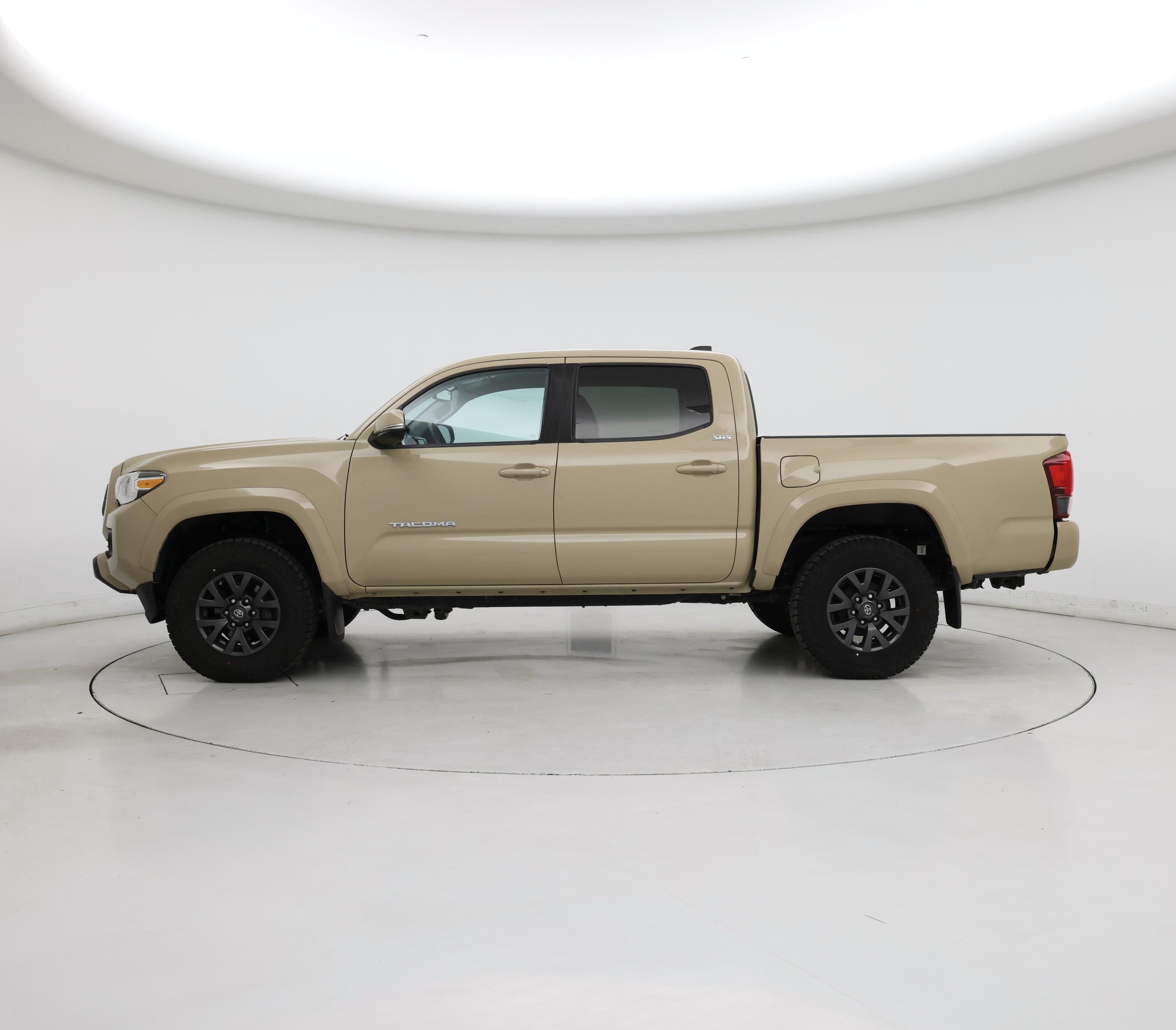 Thumbnail: 2020 Toyota Tacoma - 3